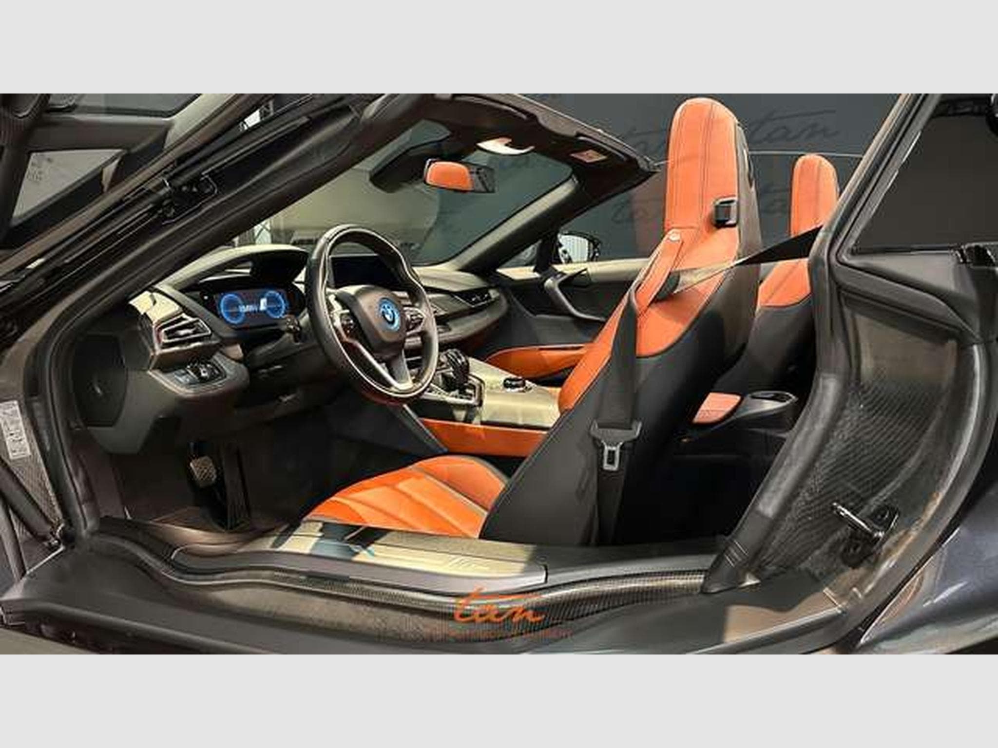 BMW i8 ROADSTER Plug-In Hybrid (11.6kWh) Full Options (2018) - Photo 14