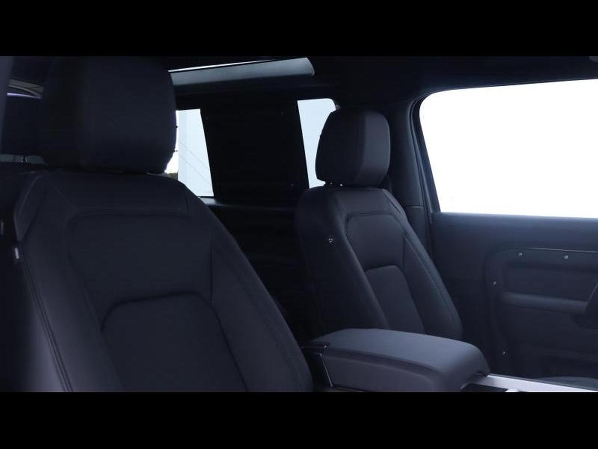 Land-Rover Defender 90 D250 X-Dynamic SE AWD Auto (2025) - Foto 10