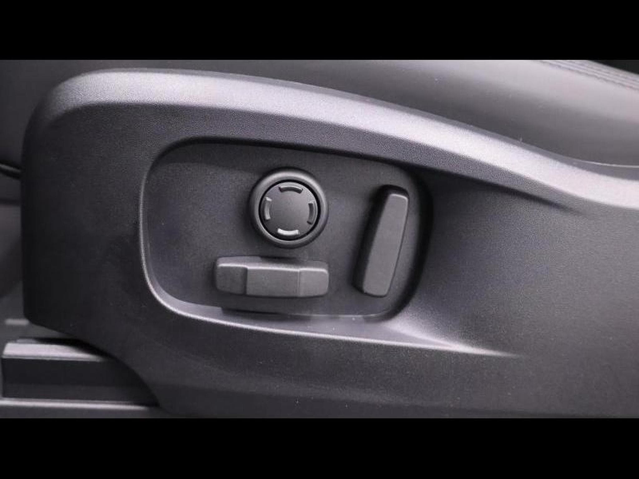 Land-Rover Defender 90 D250 X-Dynamic SE AWD Auto (2025) - Foto 22