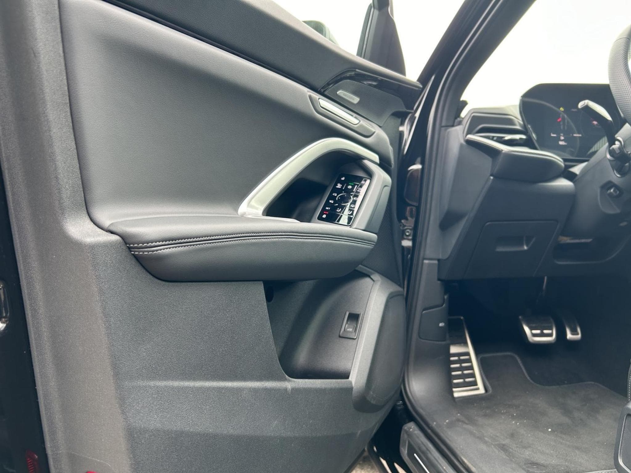 Audi Q5 Q5 Sportback (2025) - Photo 12