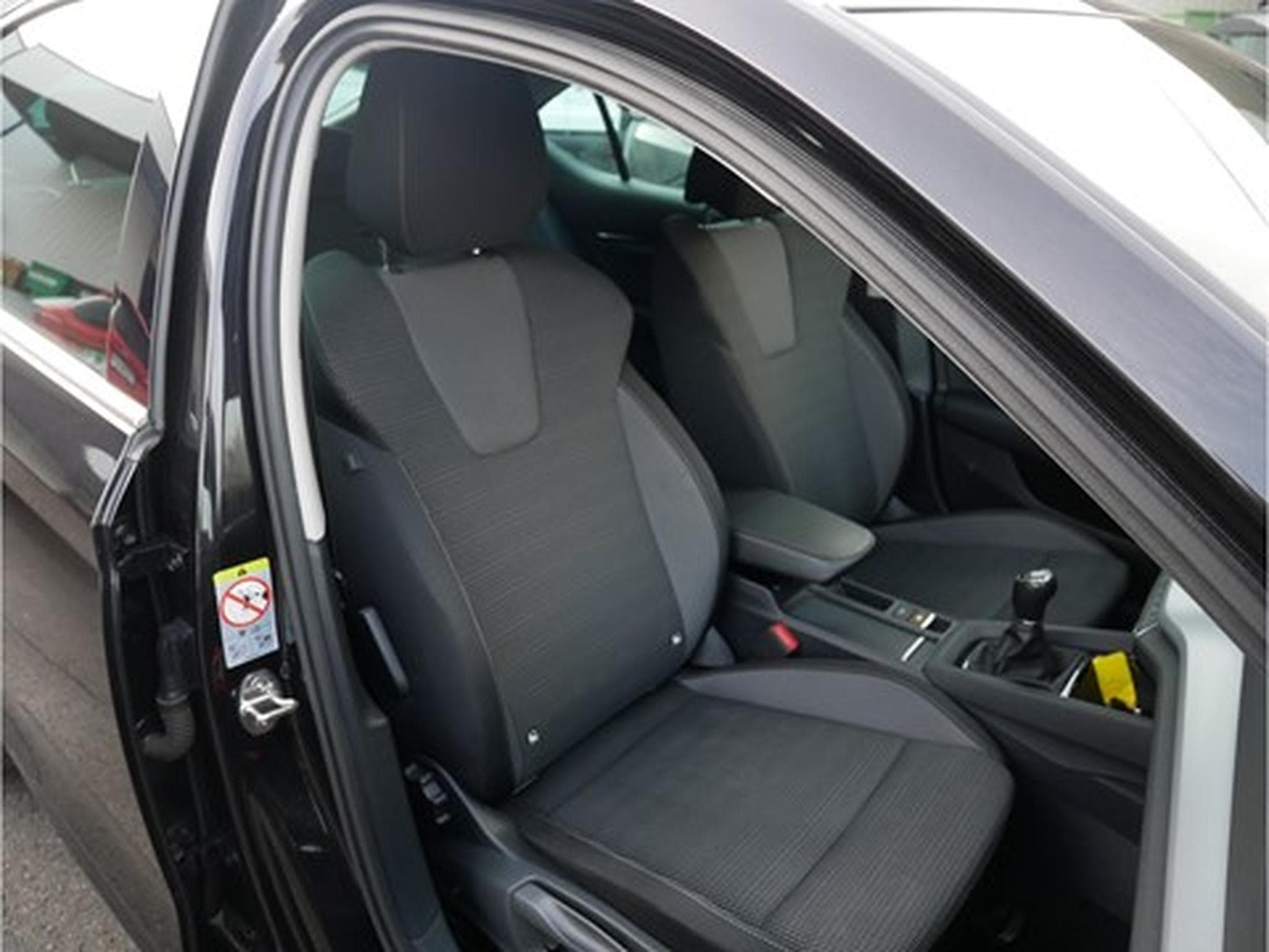 Skoda Octavia 2.0TDI Ambition M6 115CV (2020) - Photo 5