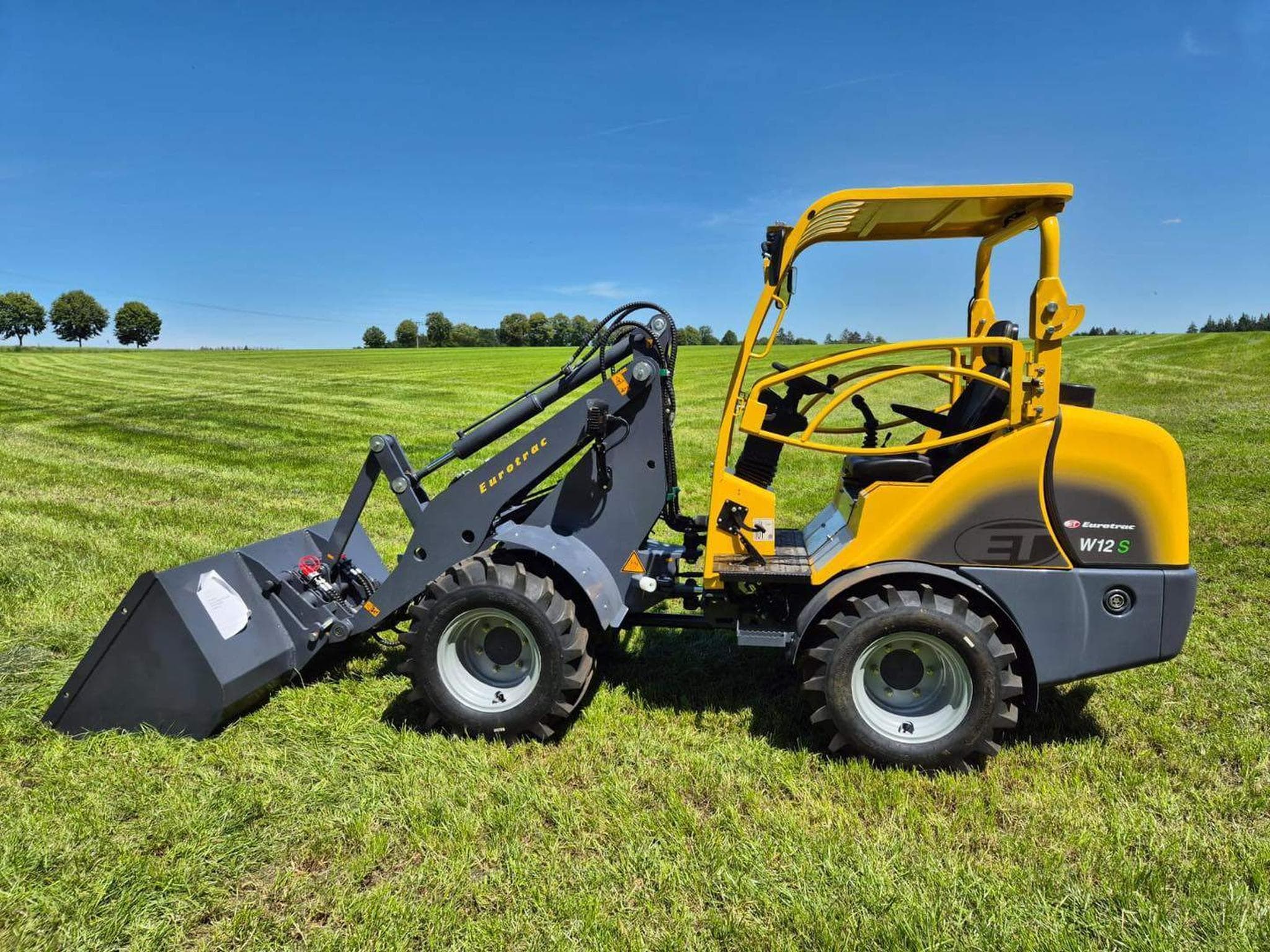 Eurotrac F25 (2024) - Foto 1