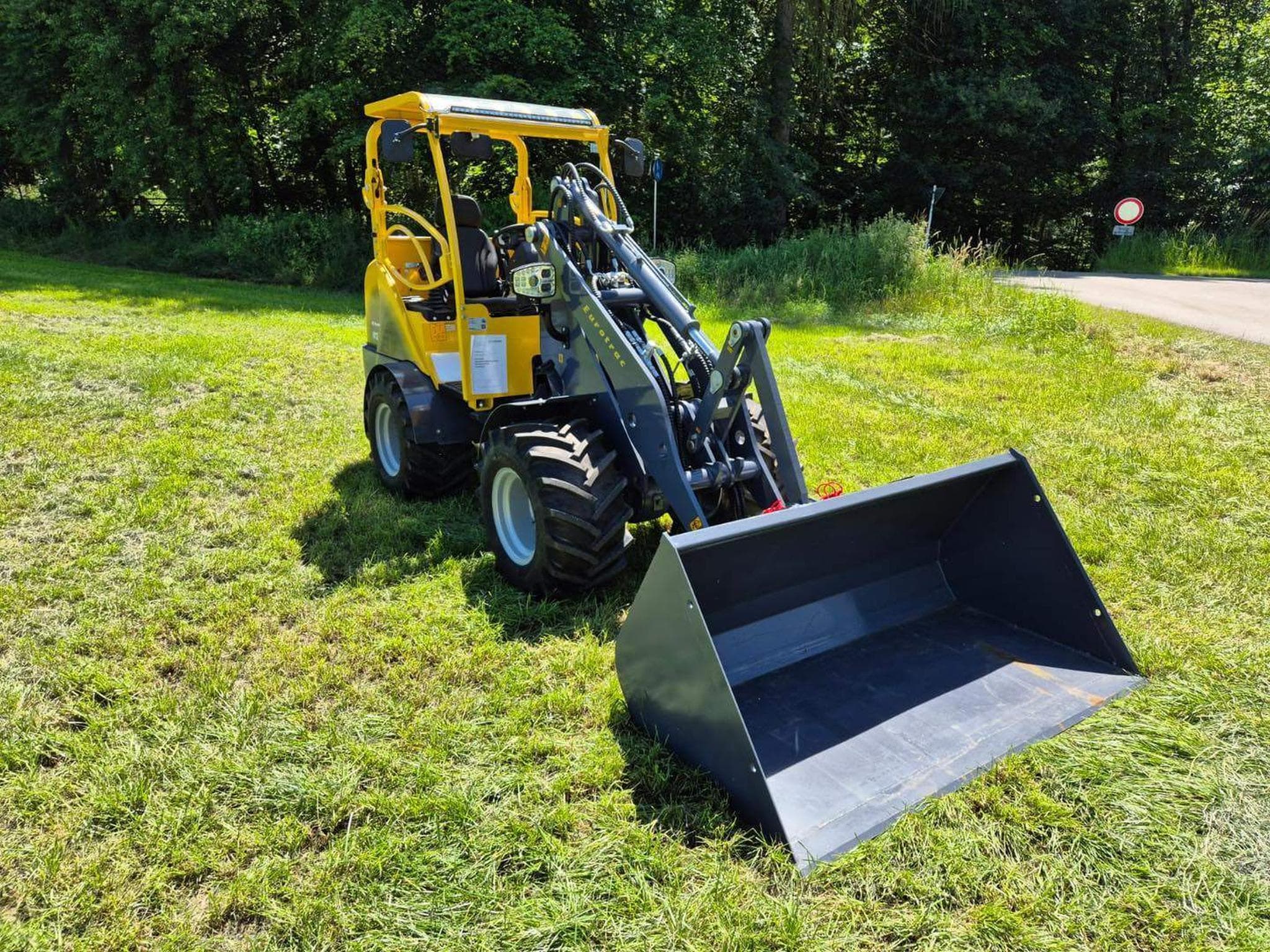 Eurotrac F25 (2024) - Foto 6