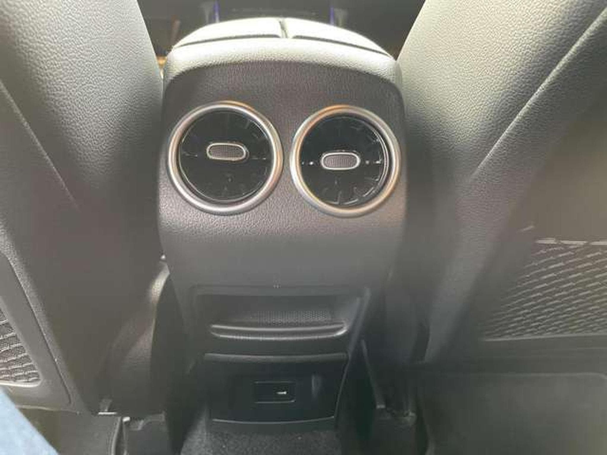 Mercedes GLB 200 4MATIC AMG LINE-JUSQUA 48 MOIS DE GARANTIE (2023) - Photo 13