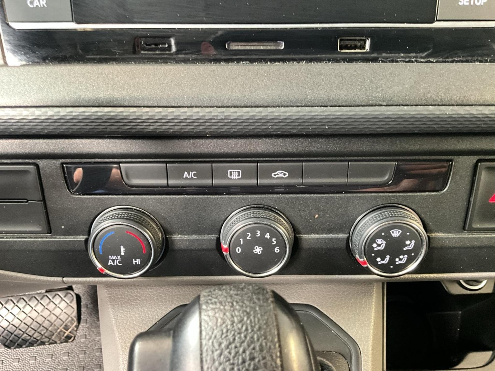 VW T6.1 Comfortline-lang+DSG+9Sitze+AHK (2023) - Foto 18