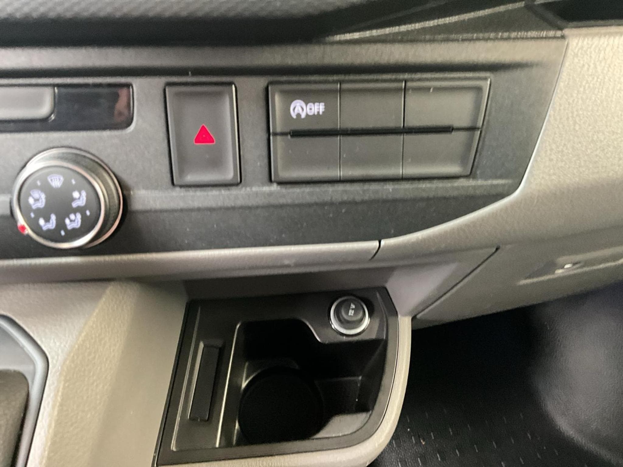 VW T6.1 Comfortline-lang+DSG+9Sitze+AHK (2023) - Foto 19