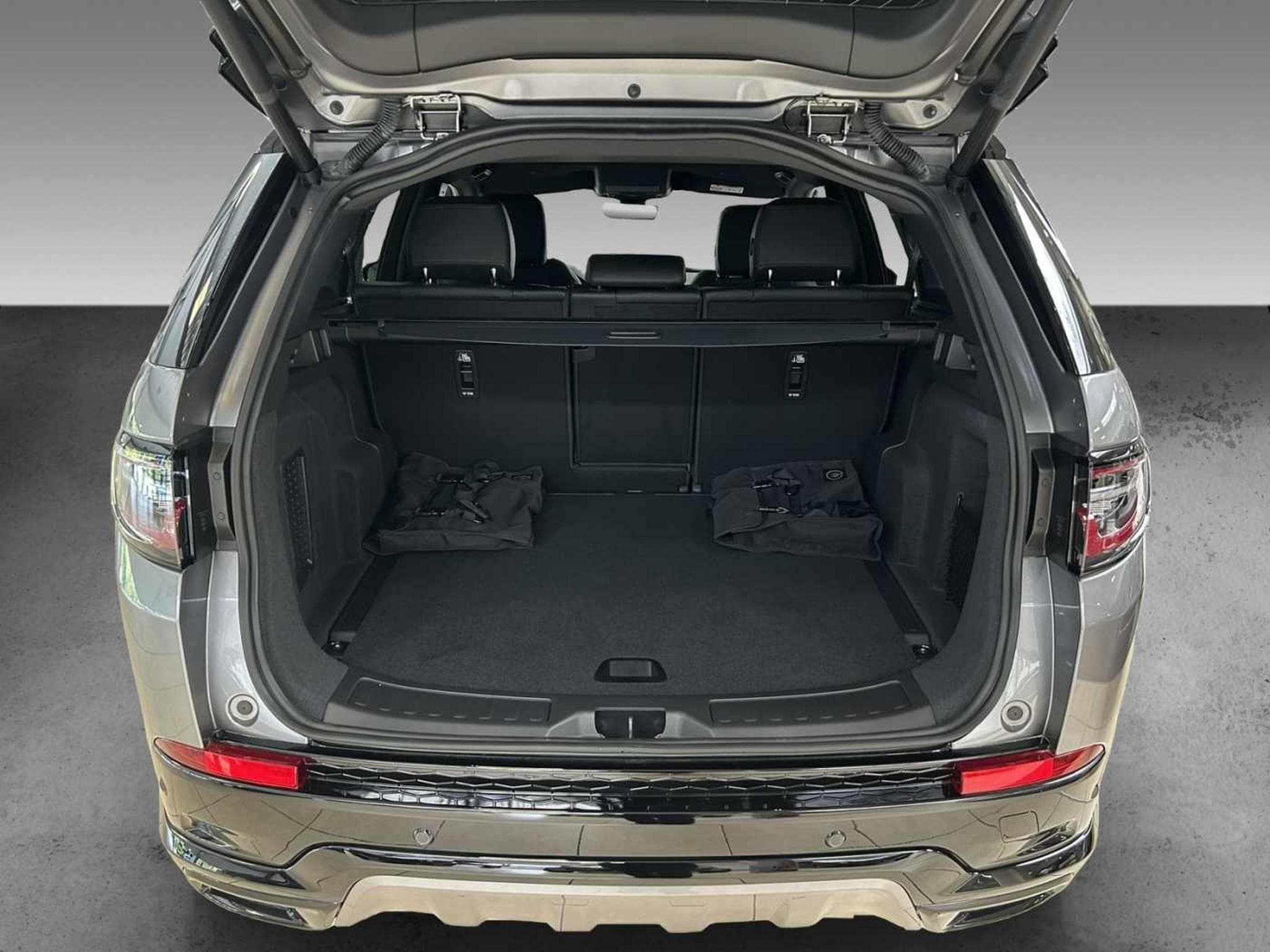 Land-Rover Discovery Sport P270e Plug-In-Hybrid Dynamic SE +MERIDIAN SOUND SYSTEM (2025) - Photo 11