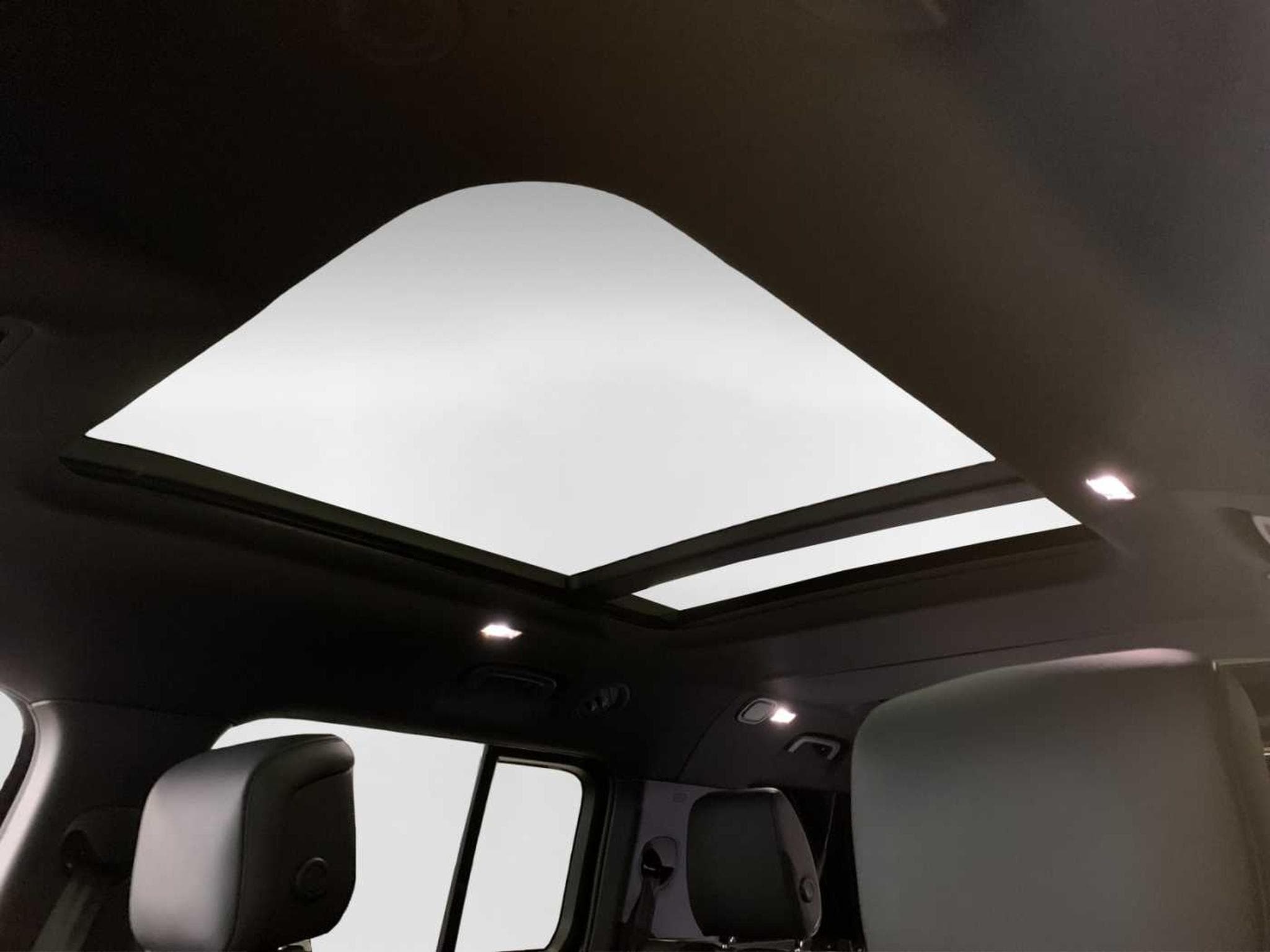 Land-Rover Defender D300  130 Outbound 22 ZOLL AHK STANDHEIZUNG (2025) - Foto 12