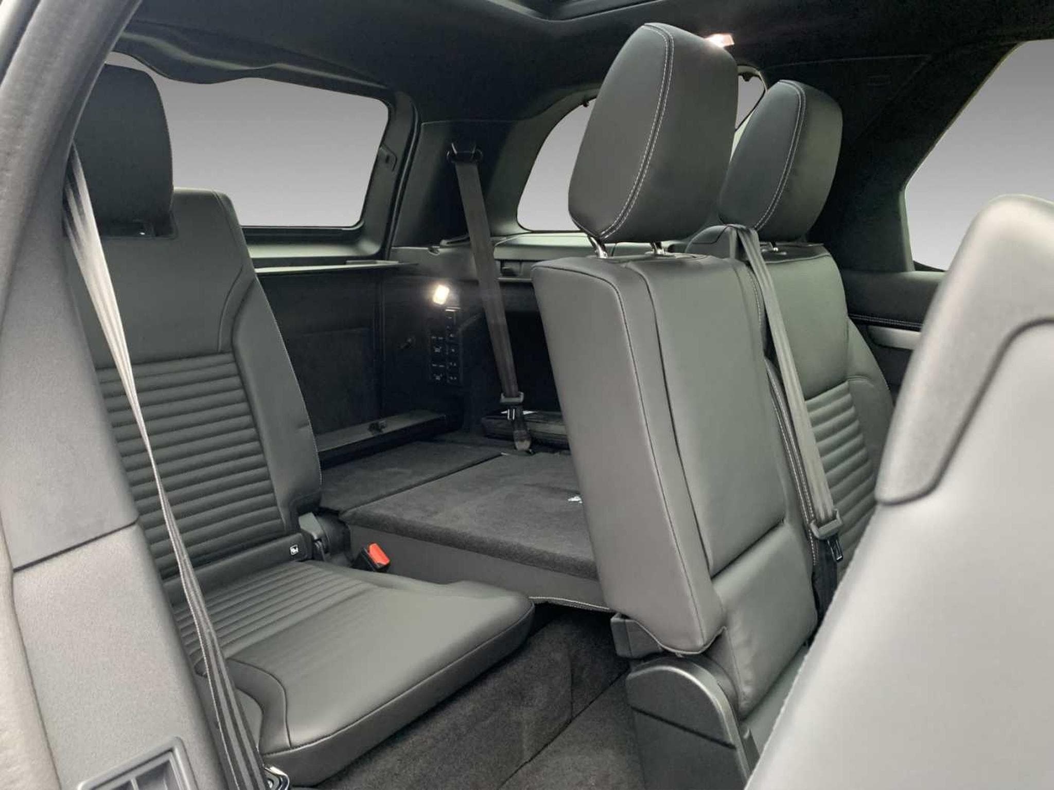 Land-Rover Discovery D350 Dynamic HSE +AHK elektr. +7 SITZE +PANORAMADACH (2025) - Photo 13