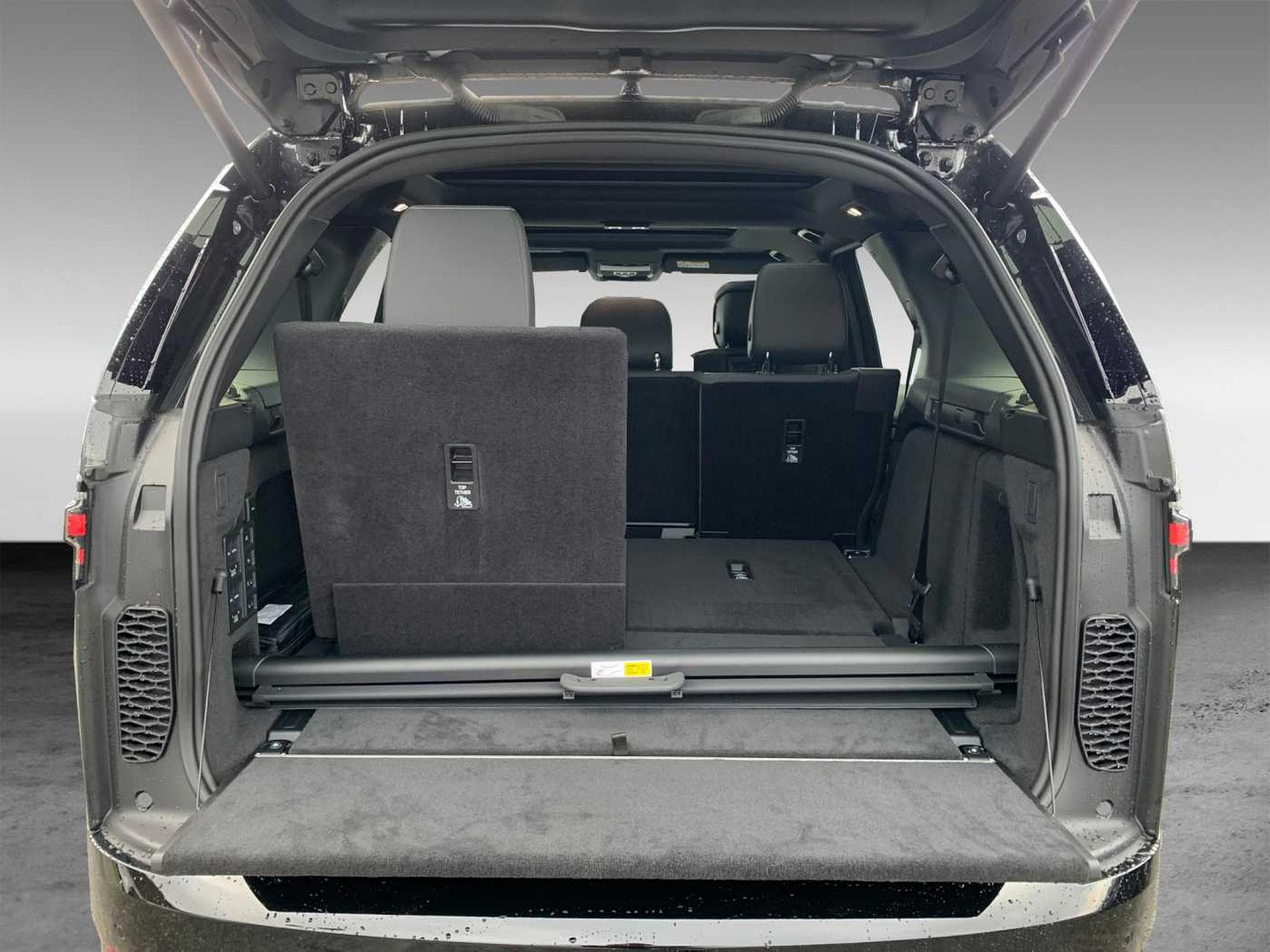 Land-Rover Discovery D350 Dynamic HSE +AHK elektr. +7 SITZE +PANORAMADACH (2025) - Photo 14