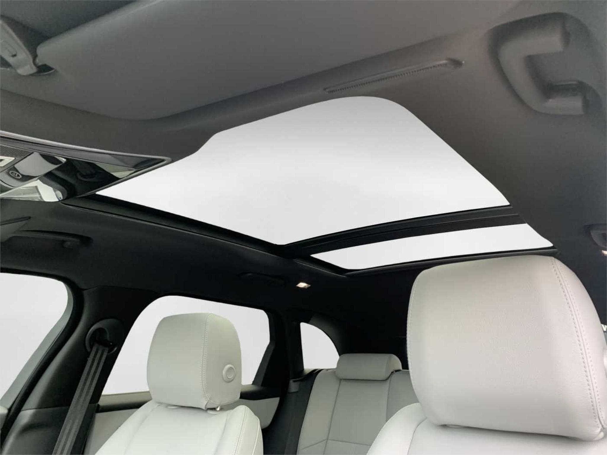 Land-Rover Range Rover Velar P400 Dynamic SE +AHK elektr +8fach 22 Zoll +MERIDIAN SOUND + (2025) - Photo 12