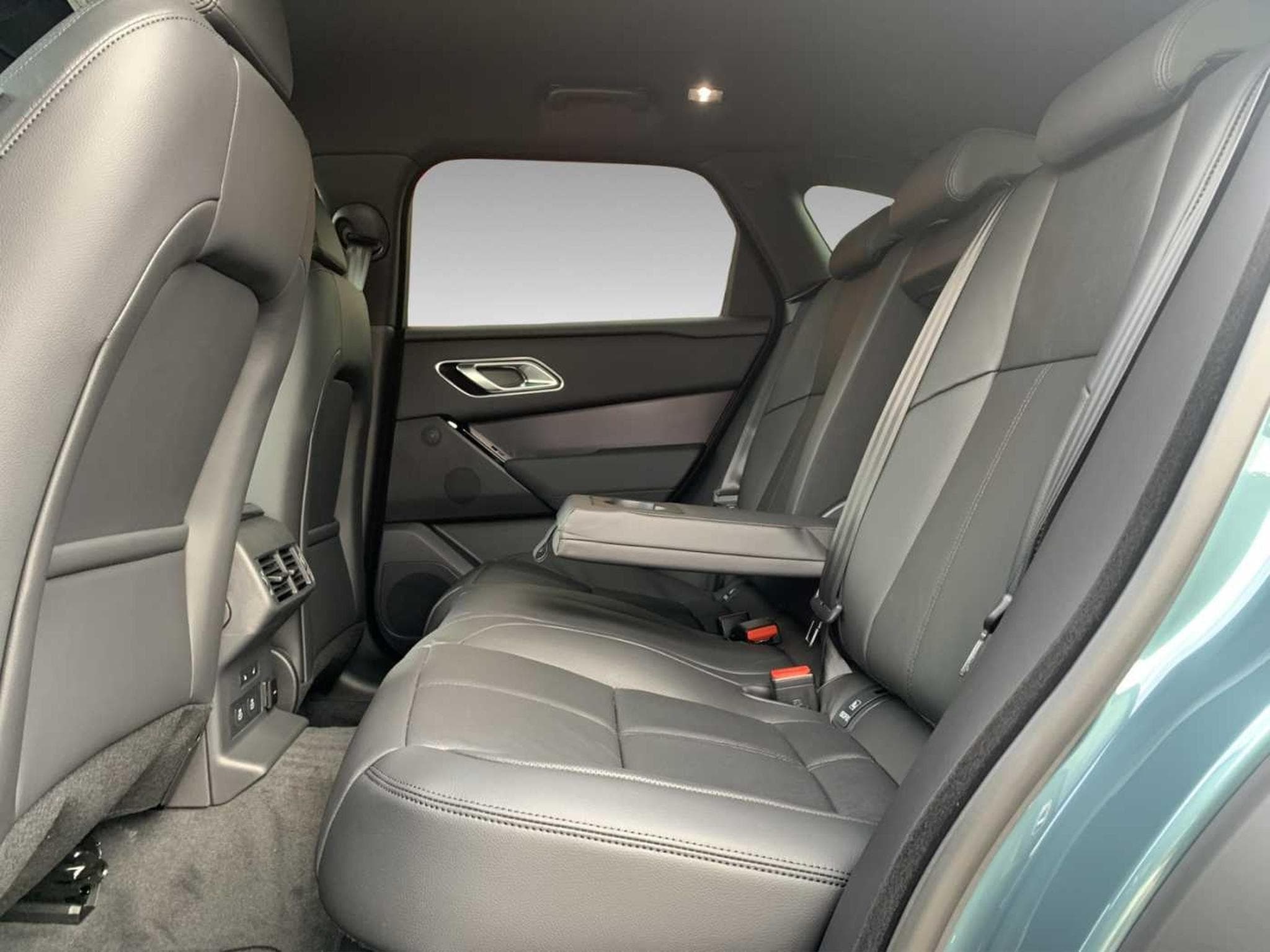 Land-Rover Range Rover Velar D300  Dynamic SE +RADAR TEMPOM +WINTERPAKET (2025) - Photo 8