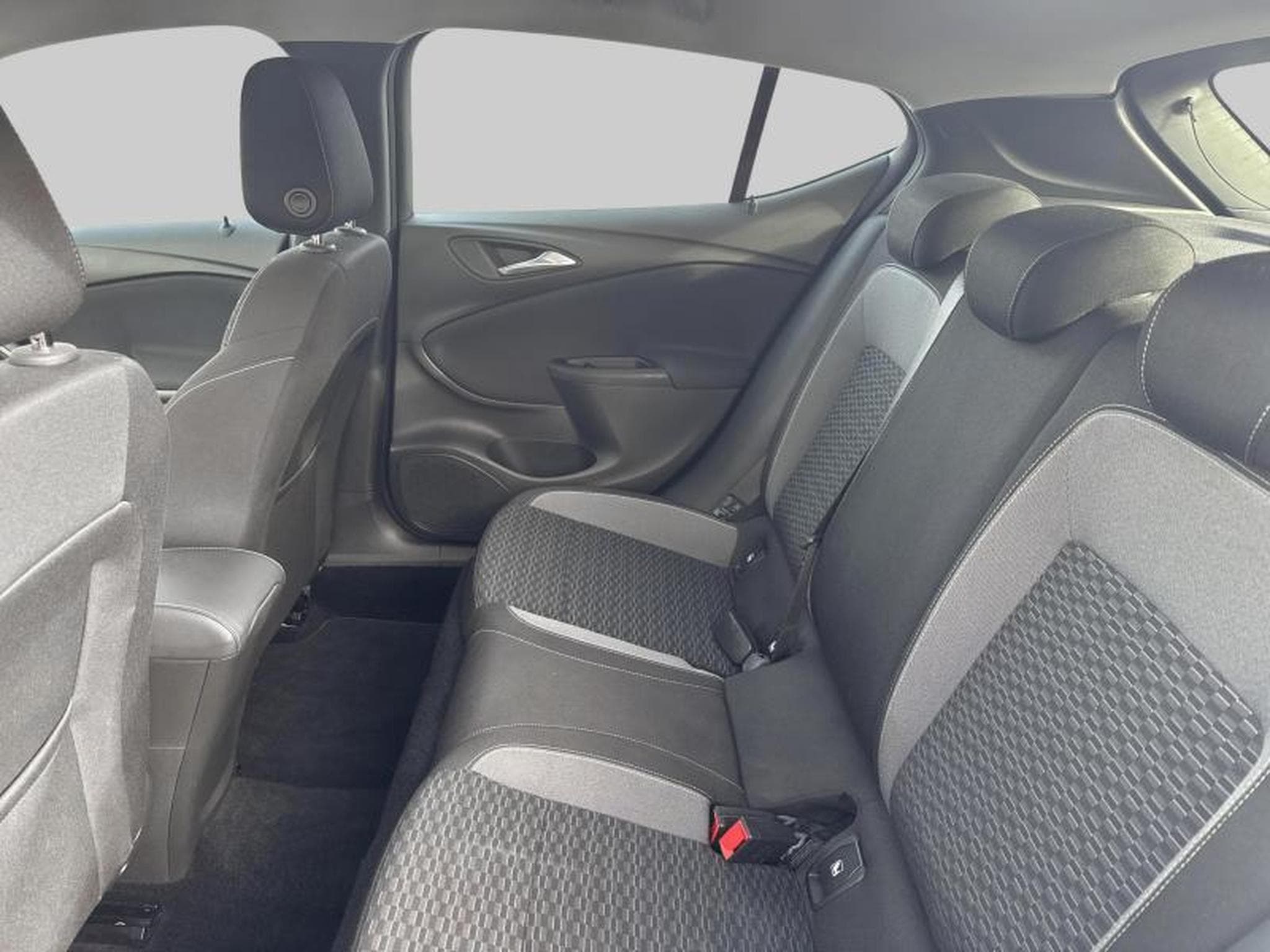 Opel Astra K Edition (2020) - Photo 12