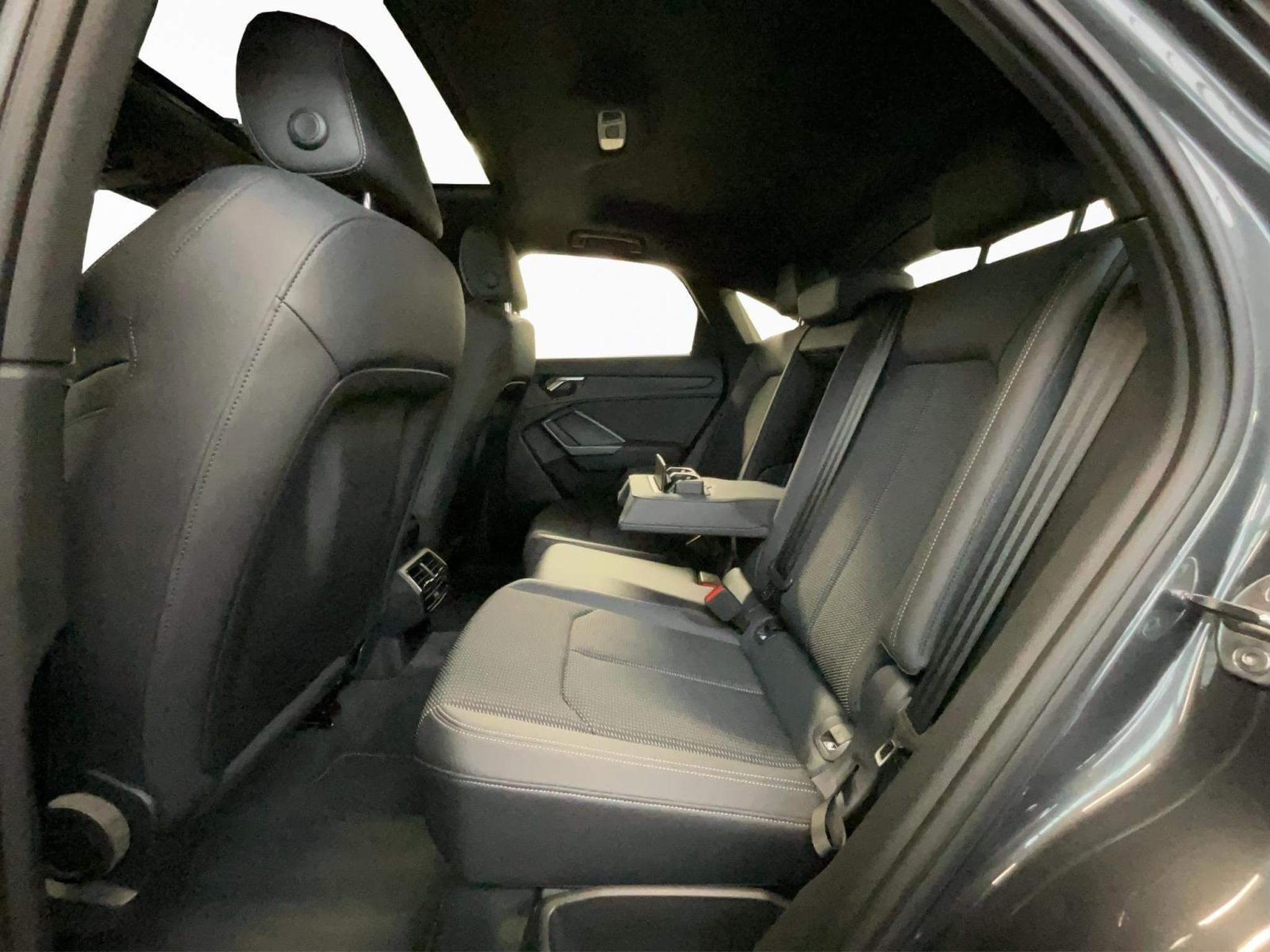 Audi Q3 SB+S-line+S-Tronic+35TDI+LED (2025) - Foto 16