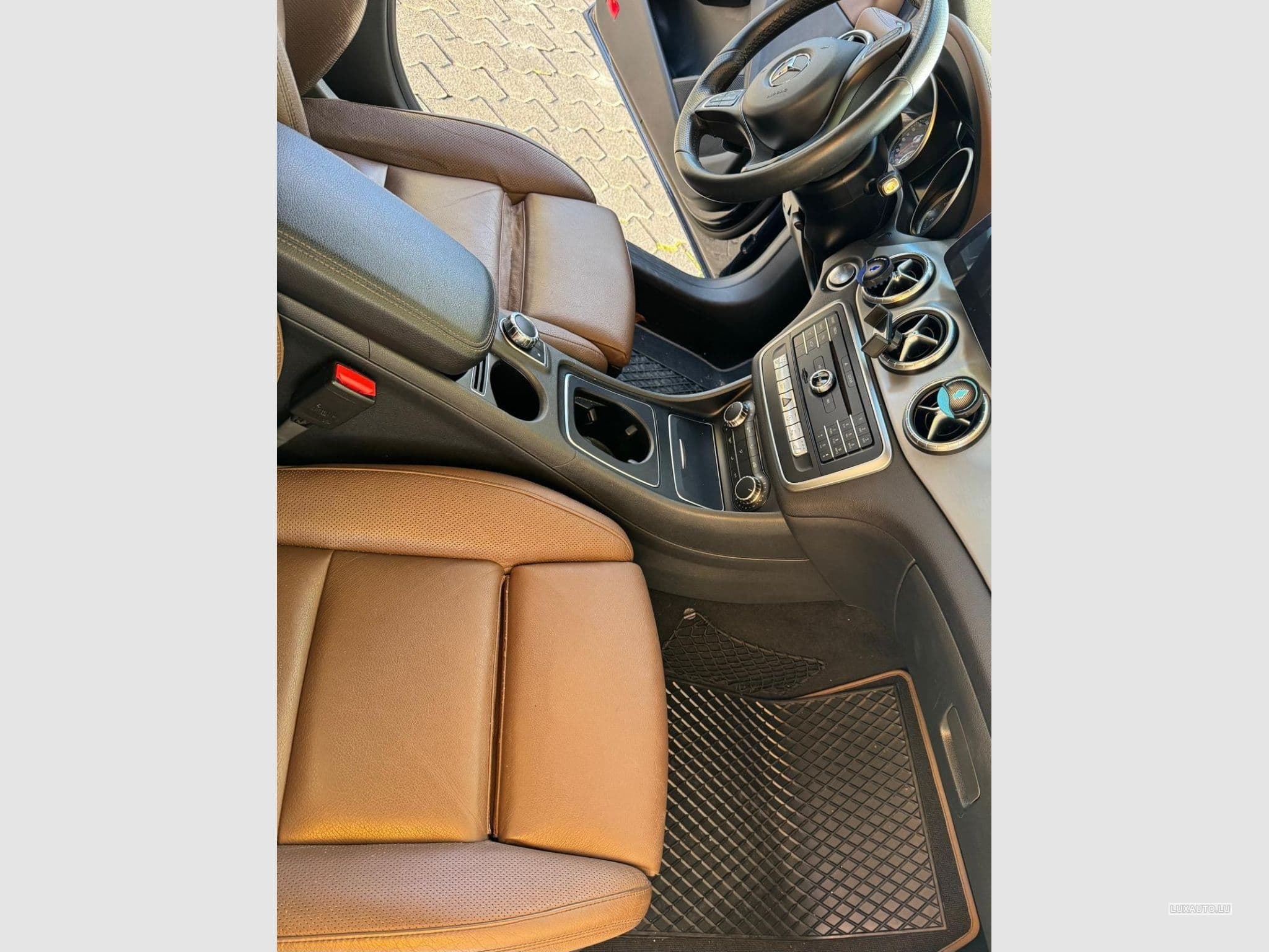 Mercedes CLA 200 (2016) - Foto 9