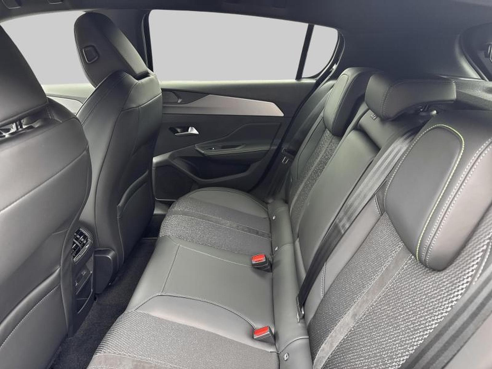 Peugeot 308 III & e- GT (2025) - Photo 11