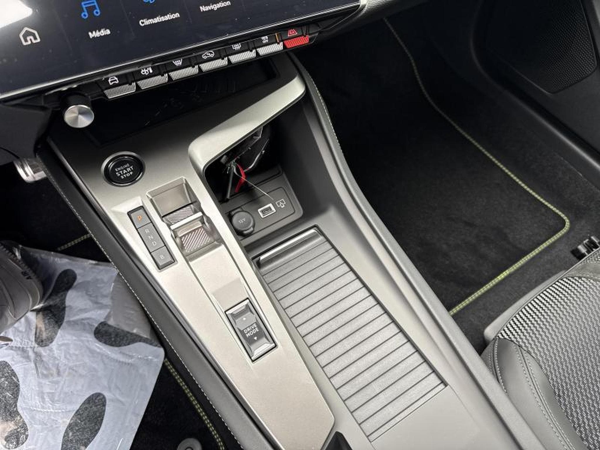 Peugeot 308 III & e- GT (2025) - Photo 18