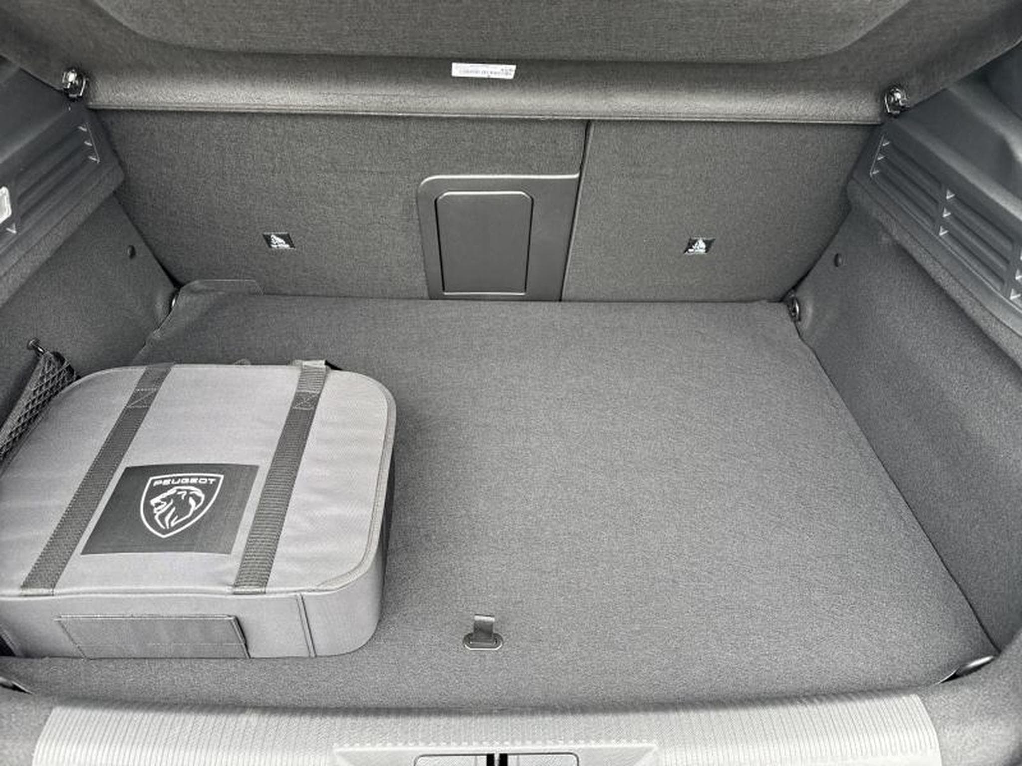 Peugeot 308 III & e- GT (2025) - Photo 19