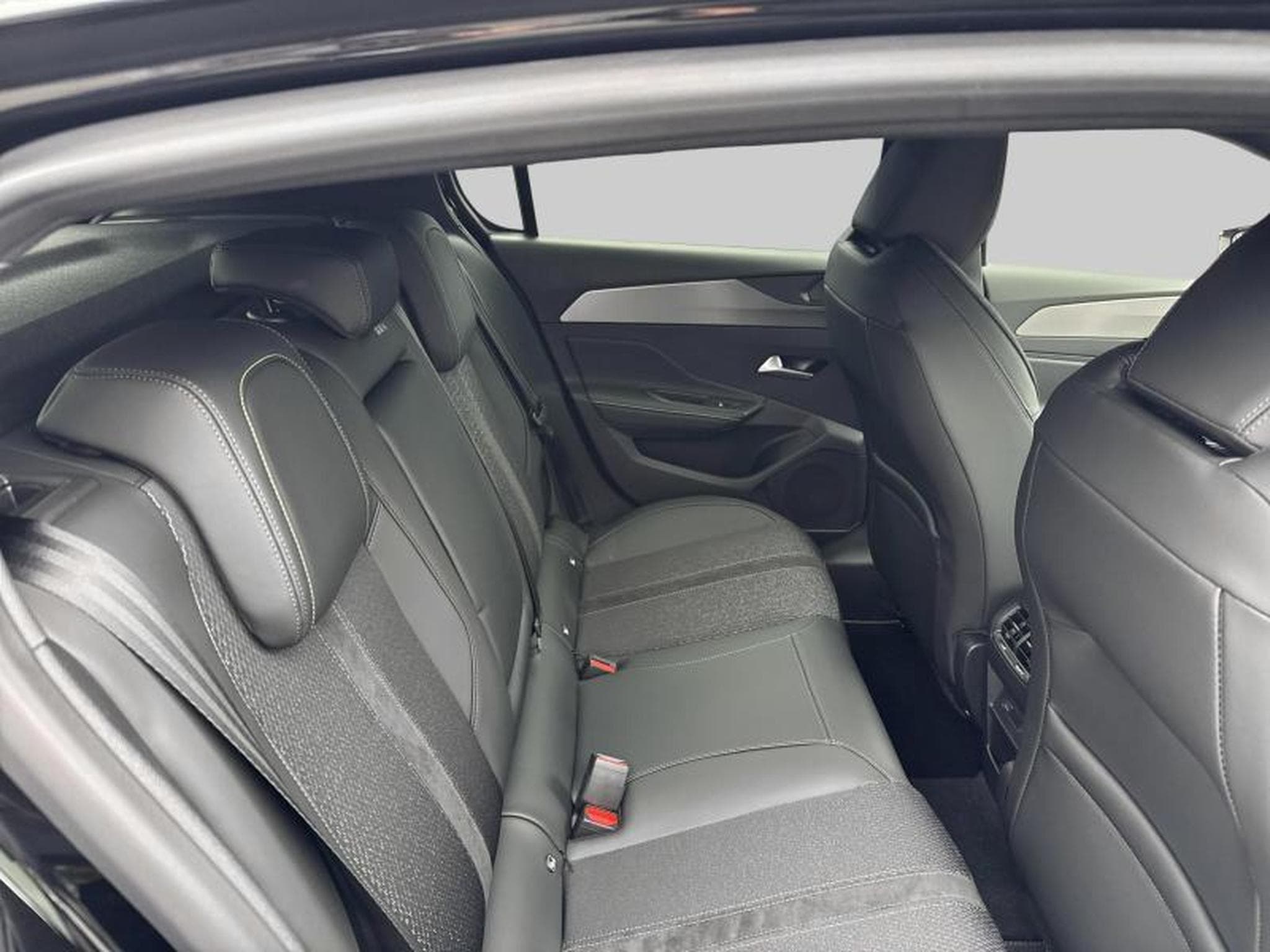 Peugeot 308 III & e- GT (2025) - Photo 9