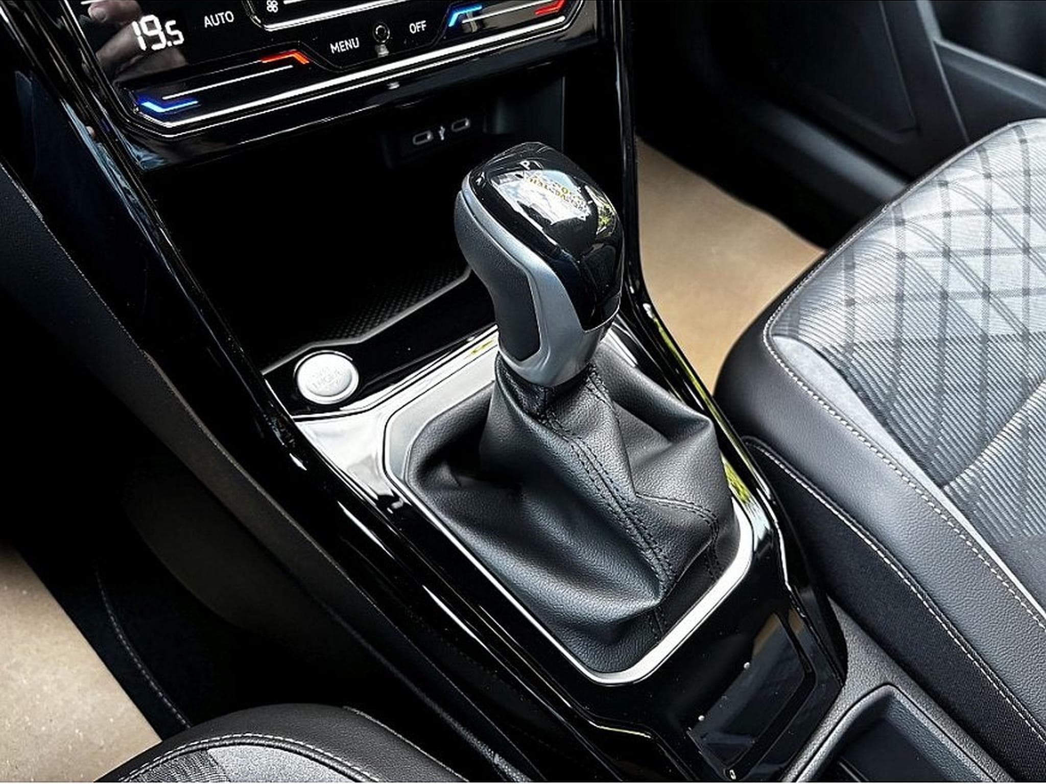 VW T-Roc (2025) - Photo 14