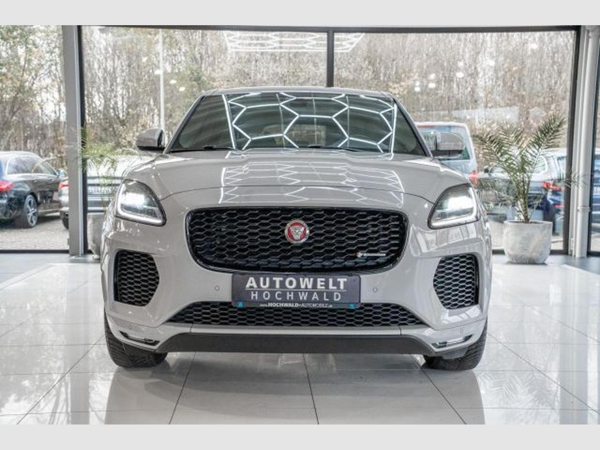Jaguar E-Pace E-PACE 2.0 D R-Dynamic S AWD Autom. NAVI LED RFK (2021) - Photo 3