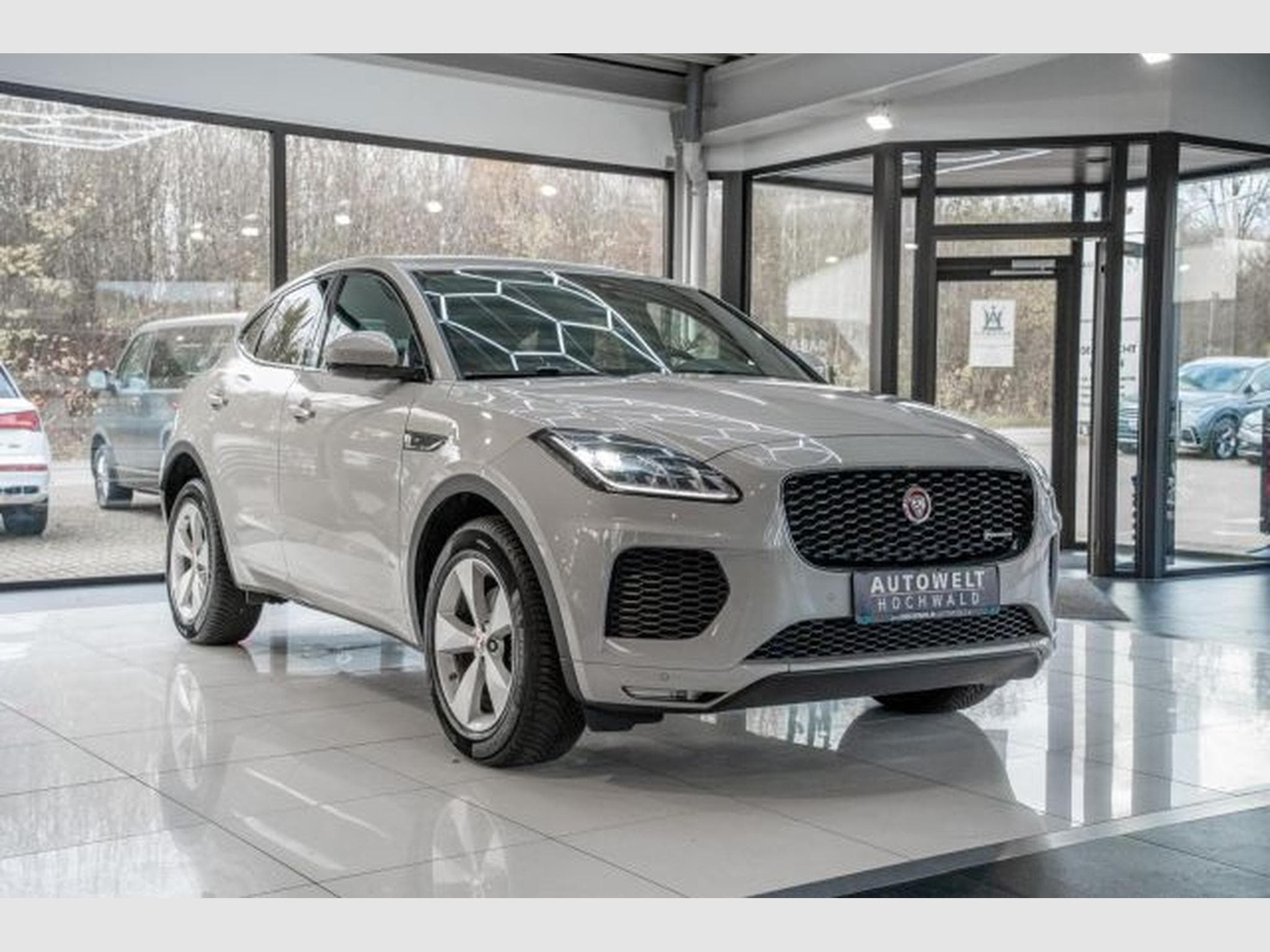 Jaguar E-Pace E-PACE 2.0 D R-Dynamic S AWD Autom. NAVI LED RFK (2021) - Photo 4