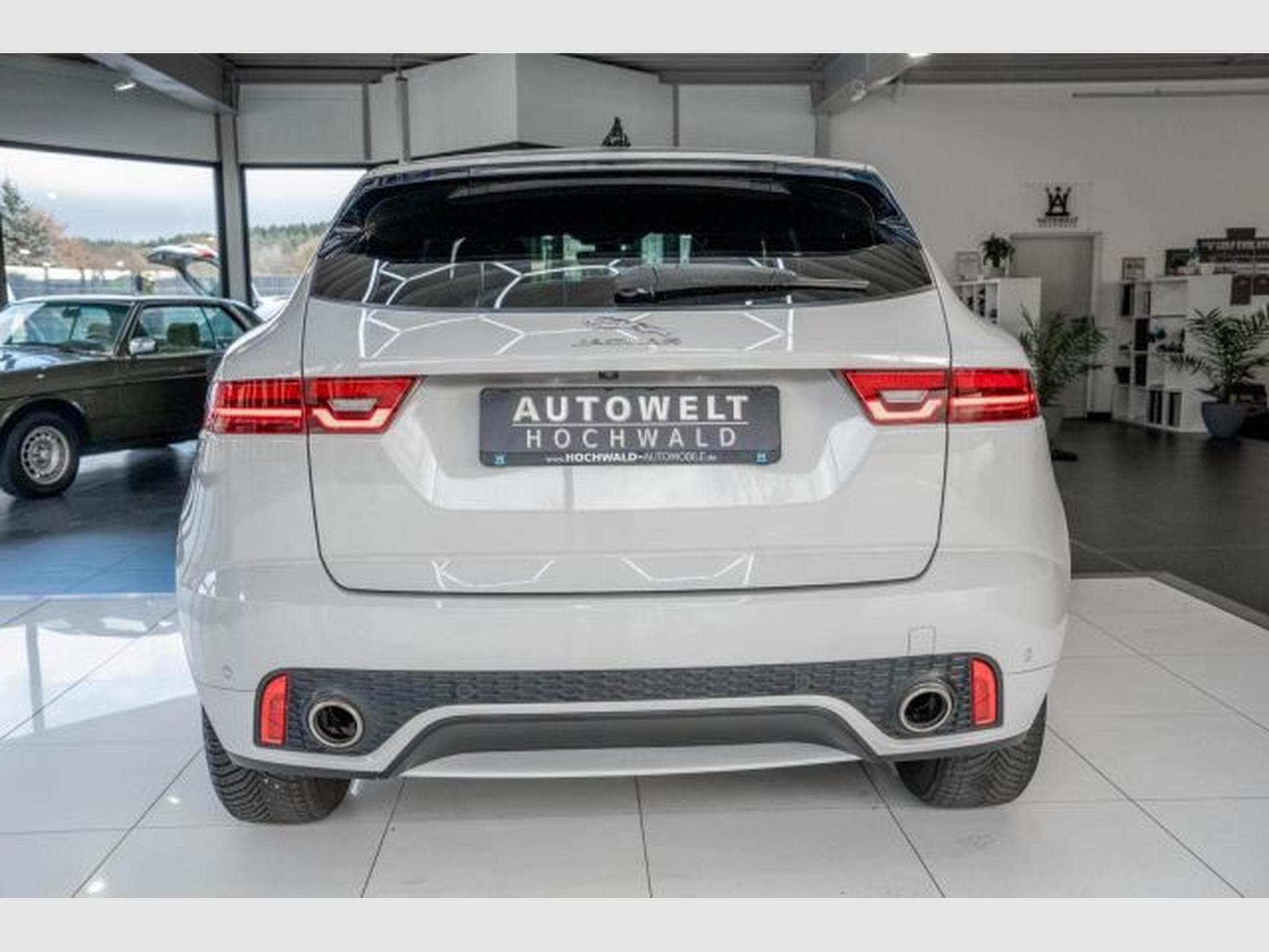 Jaguar E-Pace E-PACE 2.0 D R-Dynamic S AWD Autom. NAVI LED RFK (2021) - Photo 7