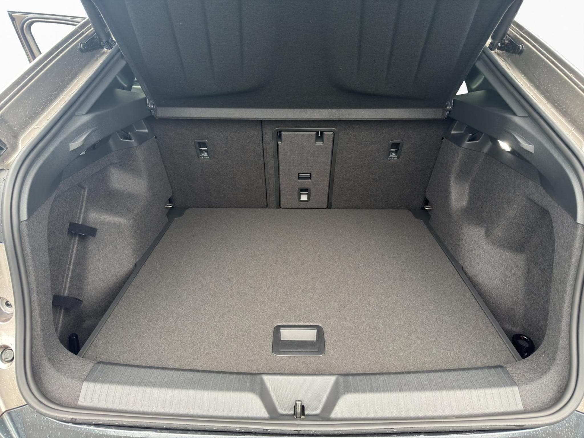 Cupra Tavascan VZ (2025) - Photo 14