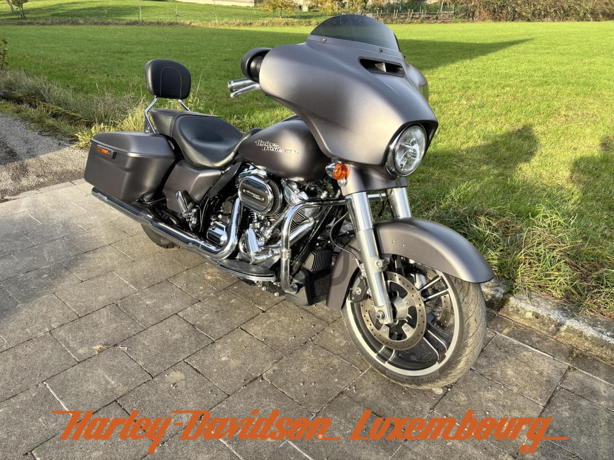 Harley-Davidson Street Glide Special (2017) - Photo 2