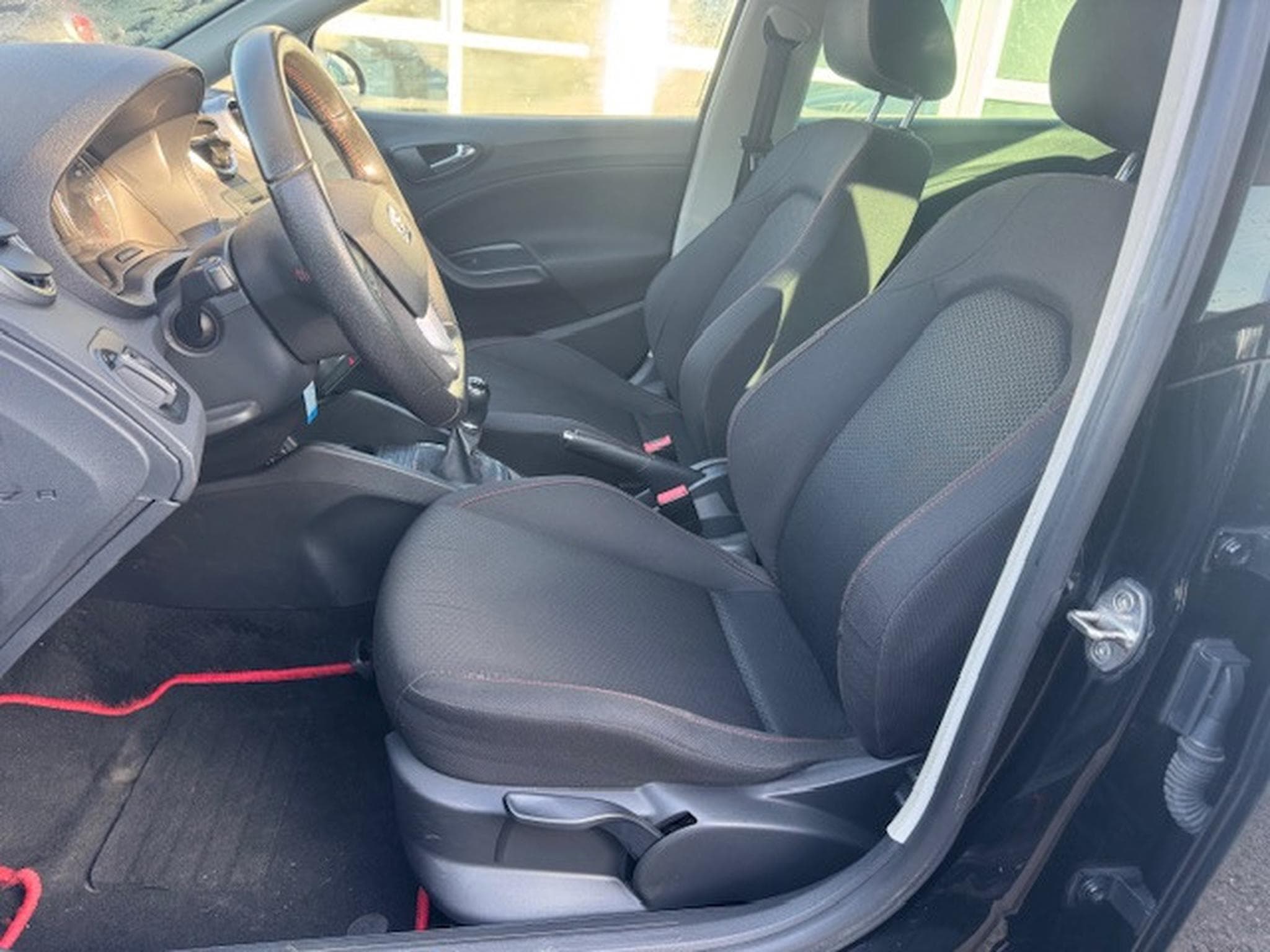 Seat Ibiza SEAT IBIZA FR 1,4TDI LED KLIMAAUTOMATIK MFL PDC (2015) - Foto 10