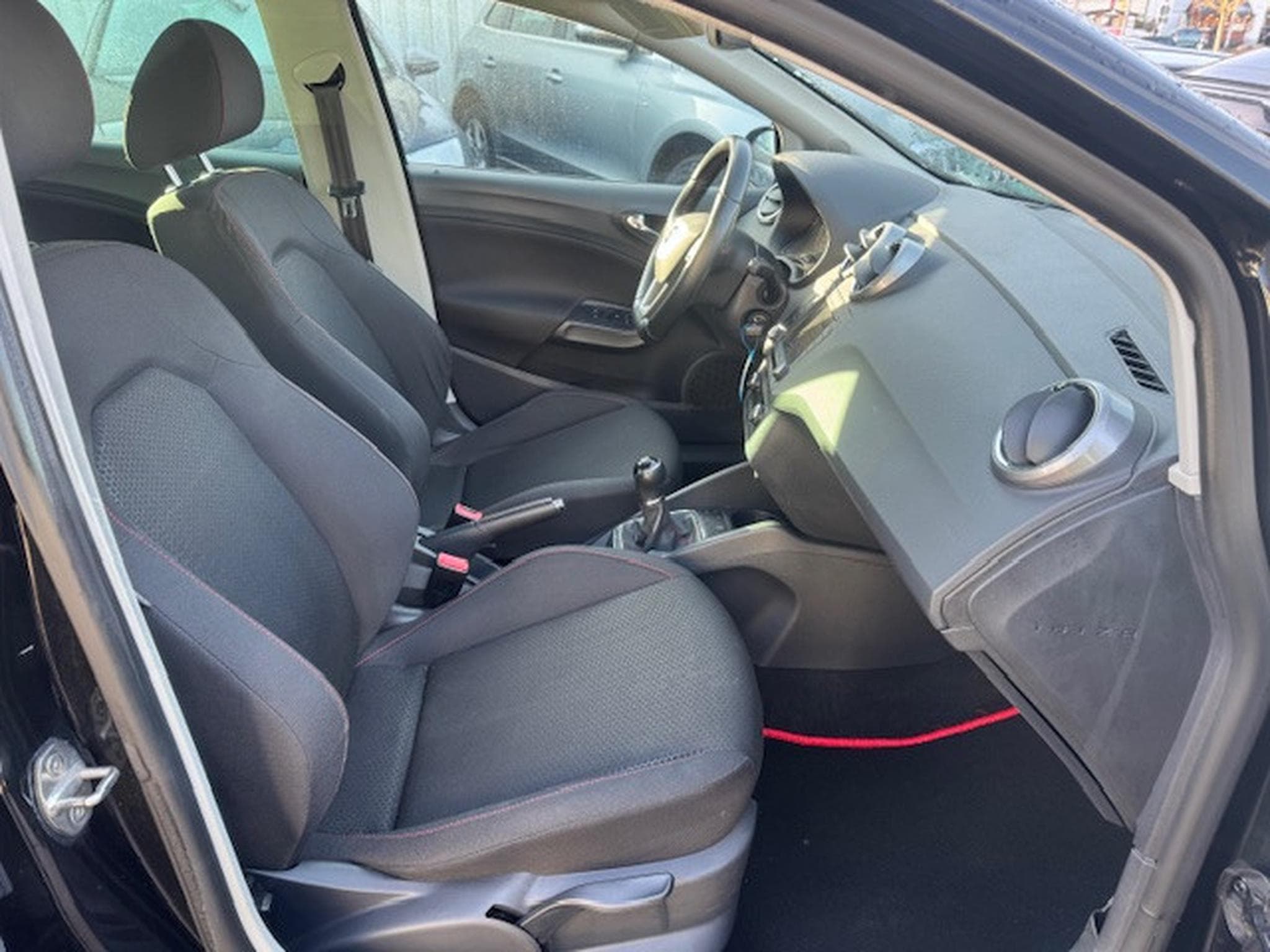 Seat Ibiza SEAT IBIZA FR 1,4TDI LED KLIMAAUTOMATIK MFL PDC (2015) - Foto 3