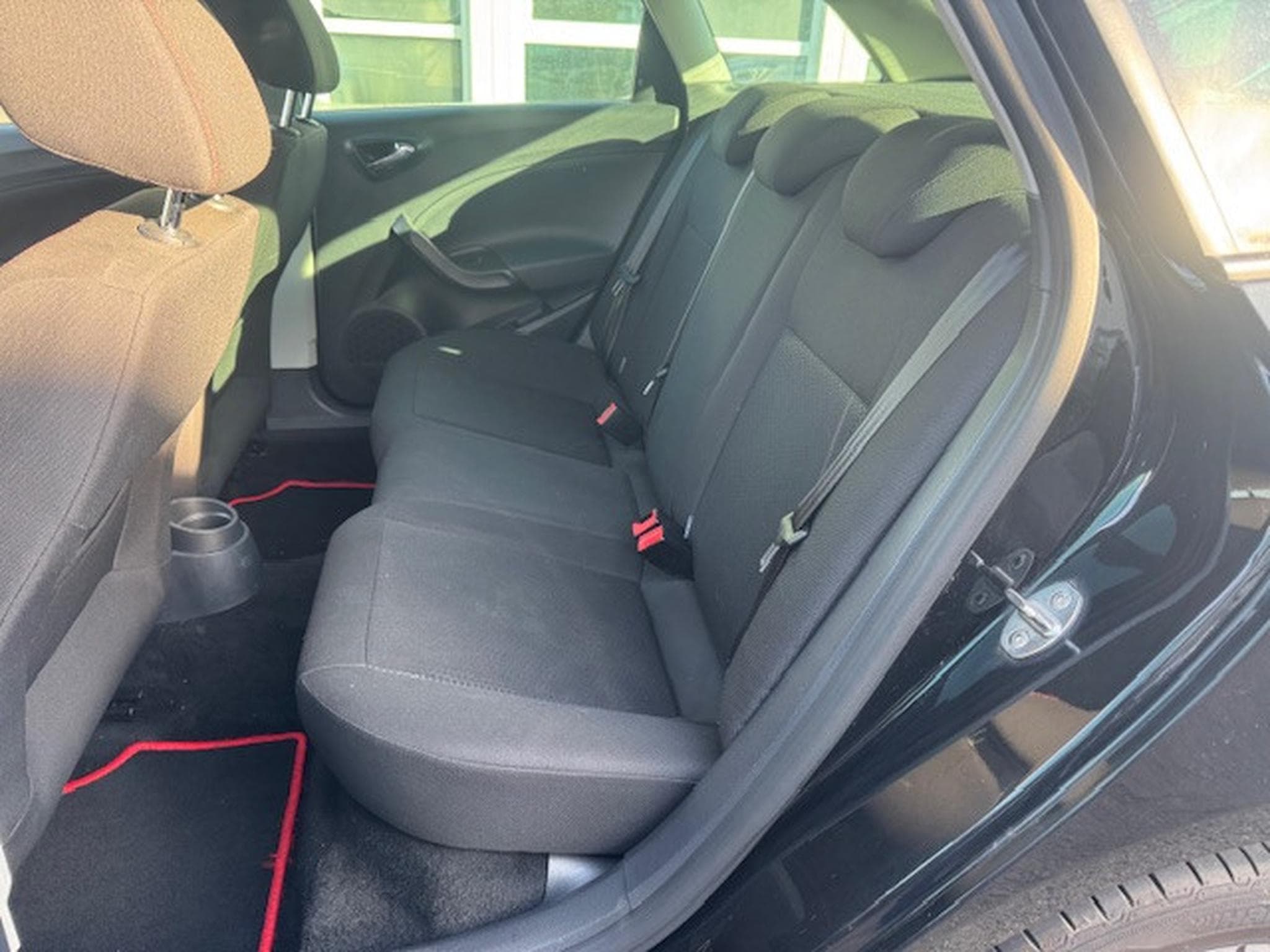 Seat Ibiza SEAT IBIZA FR 1,4TDI LED KLIMAAUTOMATIK MFL PDC (2015) - Foto 9