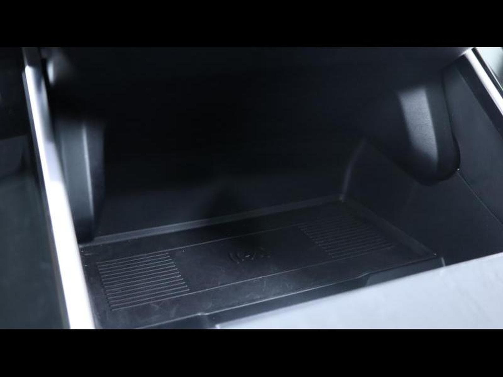 Land-Rover Range Rover Evoque D200 Dynamic SE AWD Auto (2025) - Photo 26