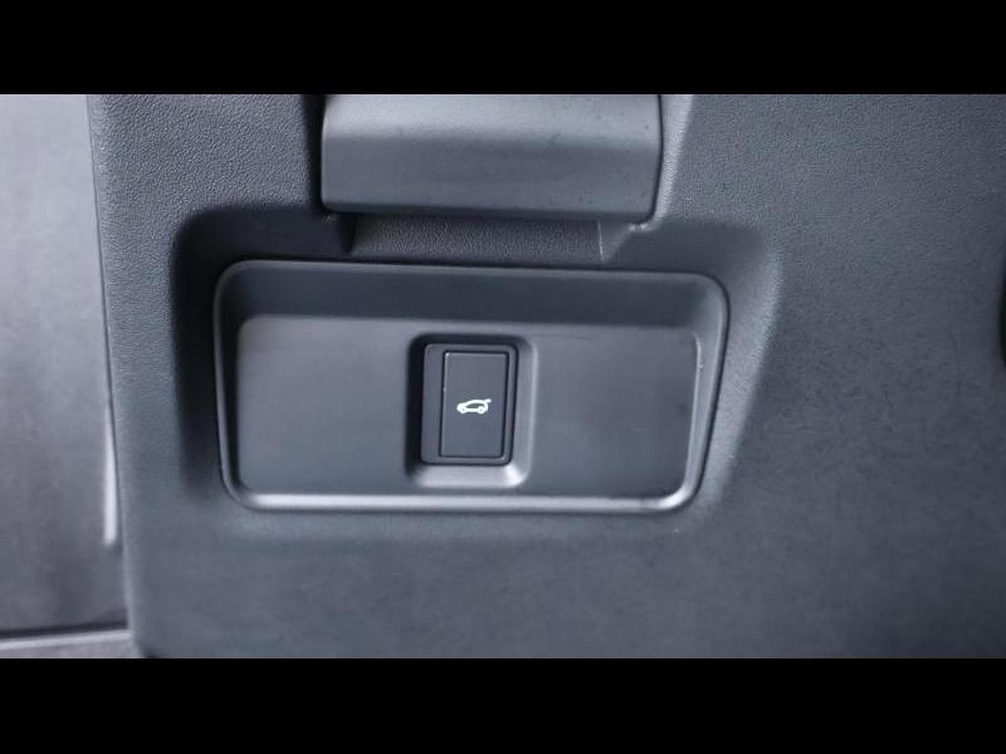 Land-Rover Range Rover Evoque D200 Dynamic SE AWD Auto (2025) - Photo 29