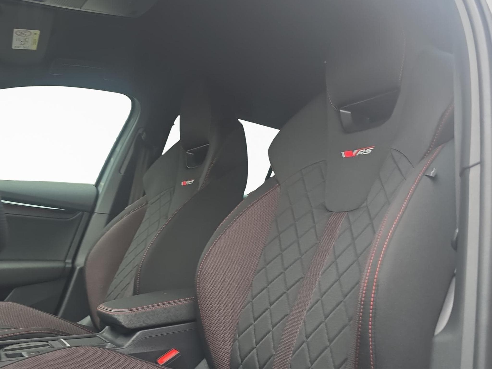 Skoda Octavia RS (2025) - Foto 10