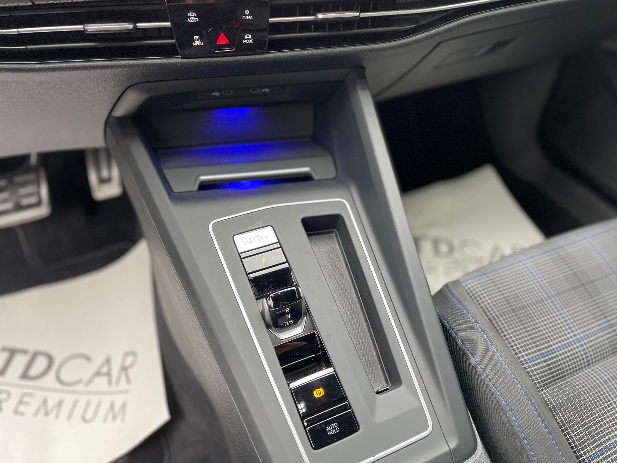 VW Golf 8 GTE 1.4 TSI 245CV DSG (2020) - Photo 10