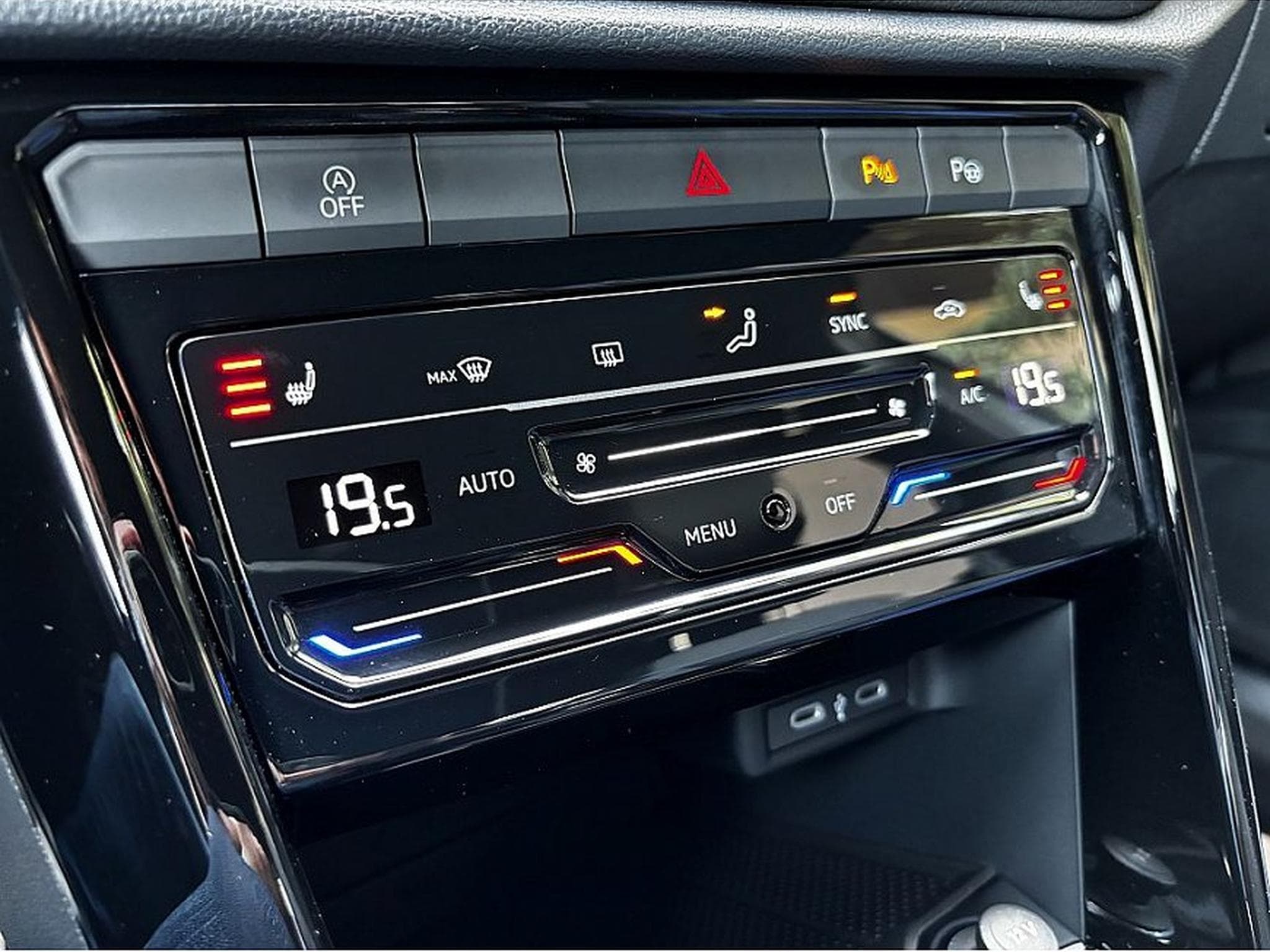 VW T-Roc (2025) - Photo 13