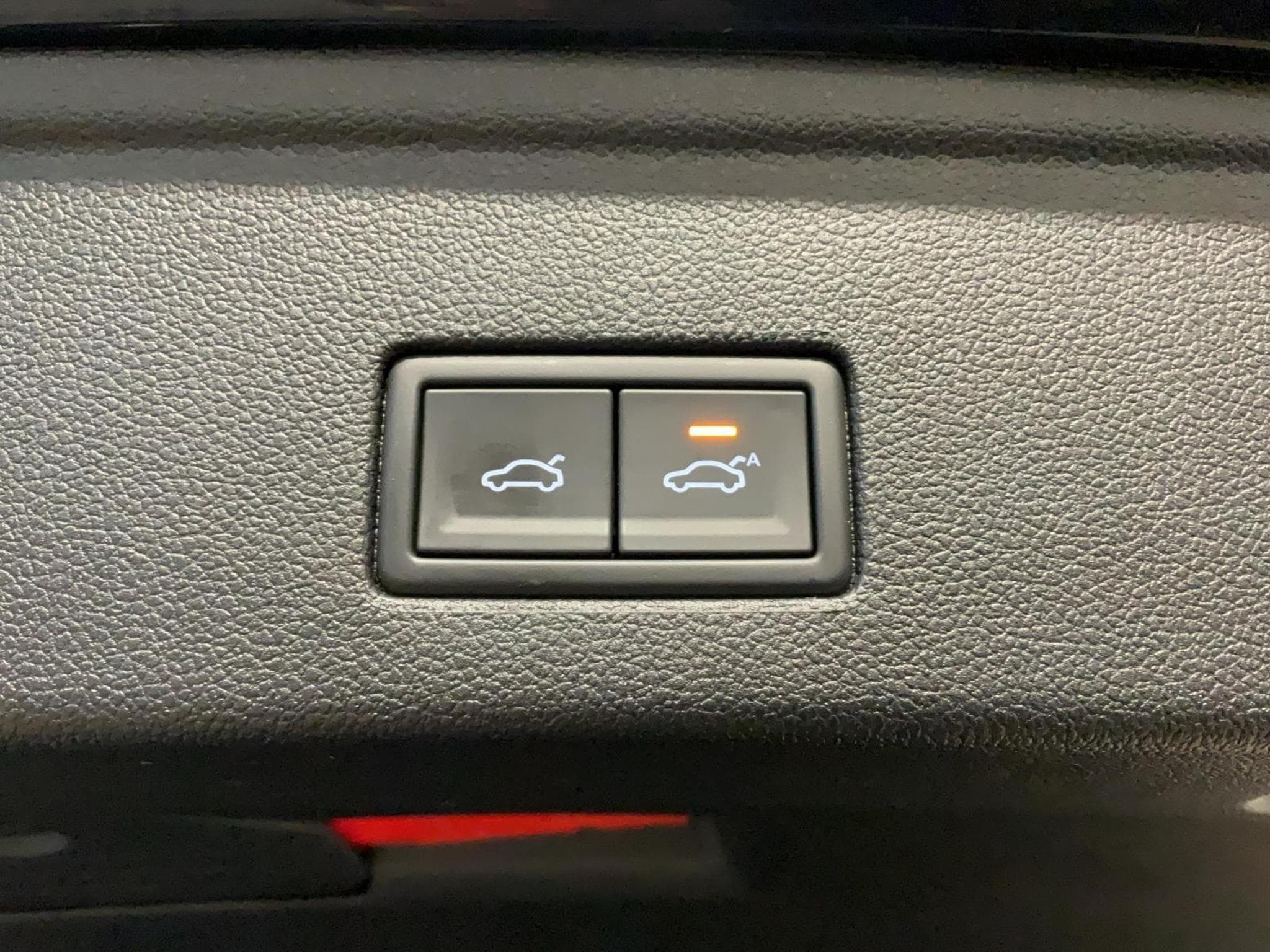 VW Touareg Elegance+V6+PHEV+4Motion+Luft. (2024) - Photo 19