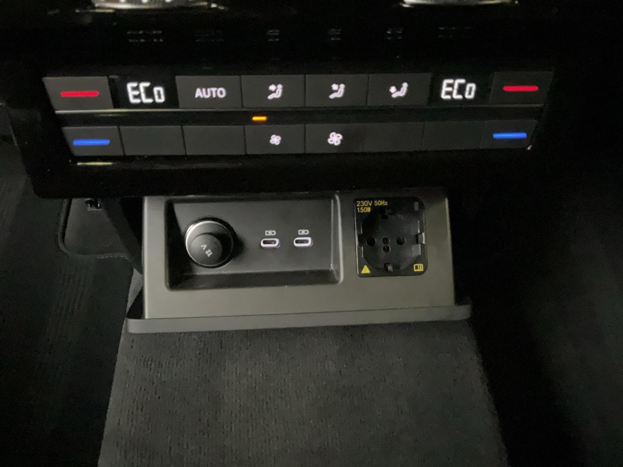 VW Touareg Elegance+V6+PHEV+4Motion+Luft. (2024) - Photo 23