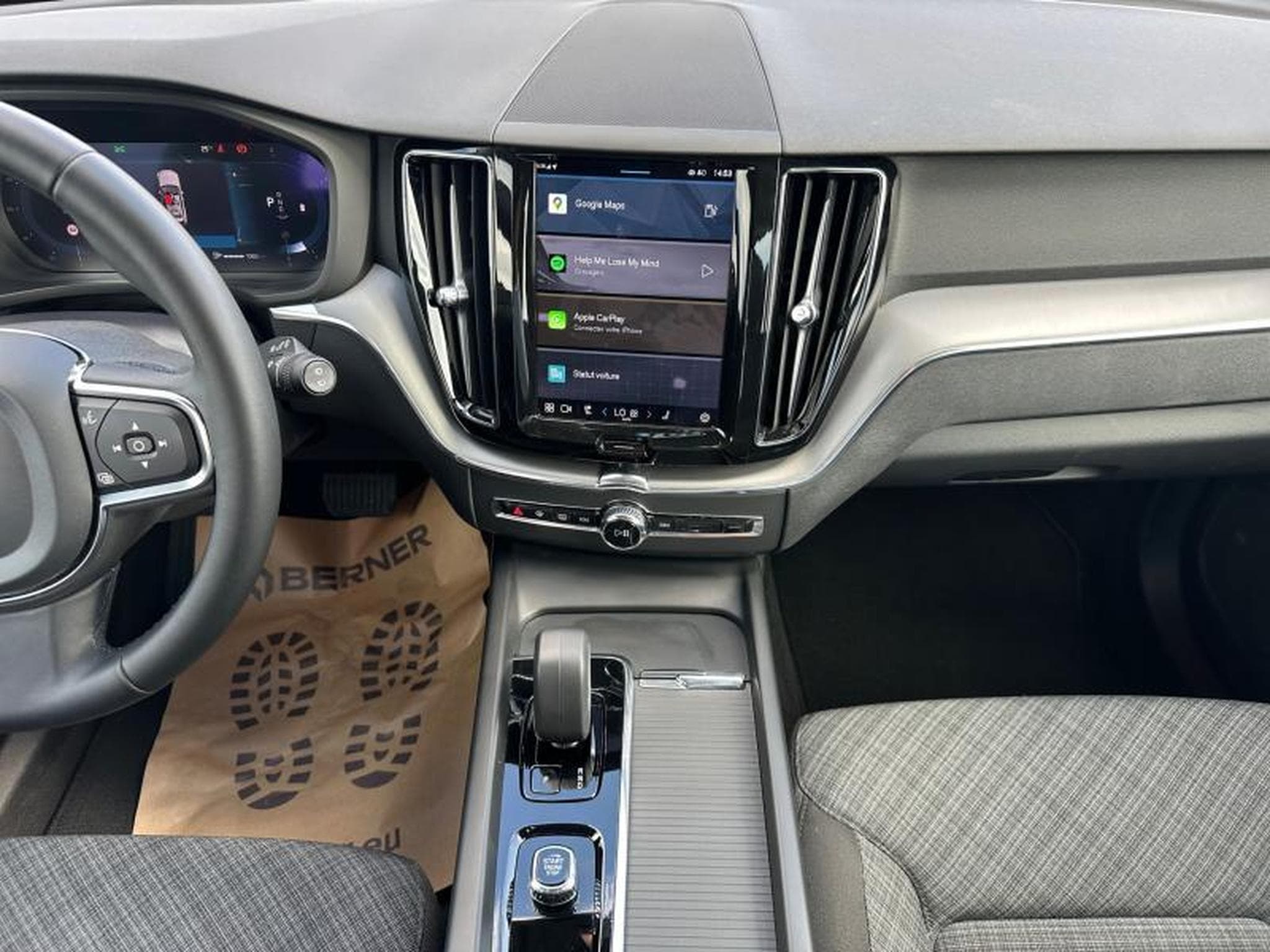 Volvo XC60 B4 Core / Diesel (2023) - Photo 10