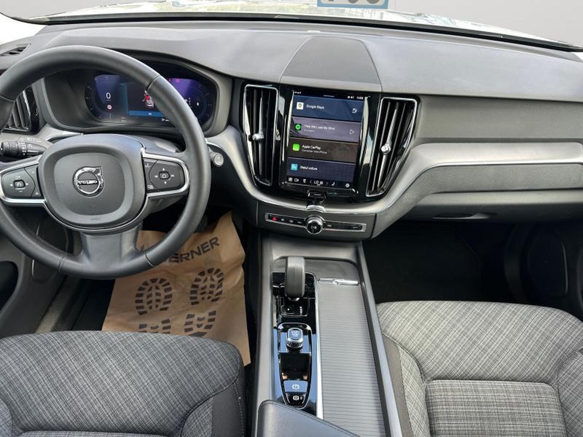 Volvo XC60 B4 Core / Diesel (2023) - Photo 3