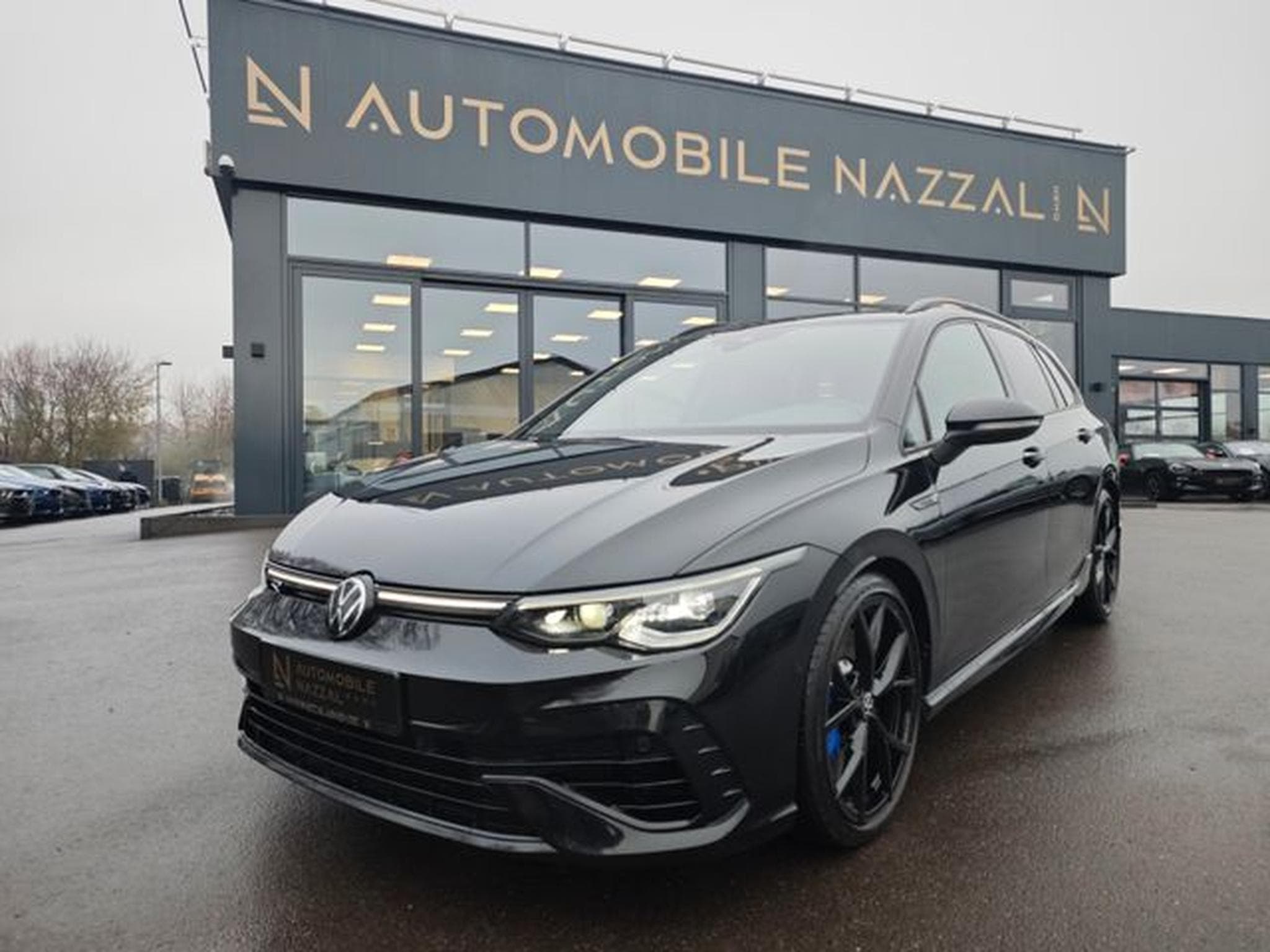 VW Golf Golf VIII R VARIANT 4M*PERFORM*MATRIX*PANO*1.HD* (2023) - Photo 2