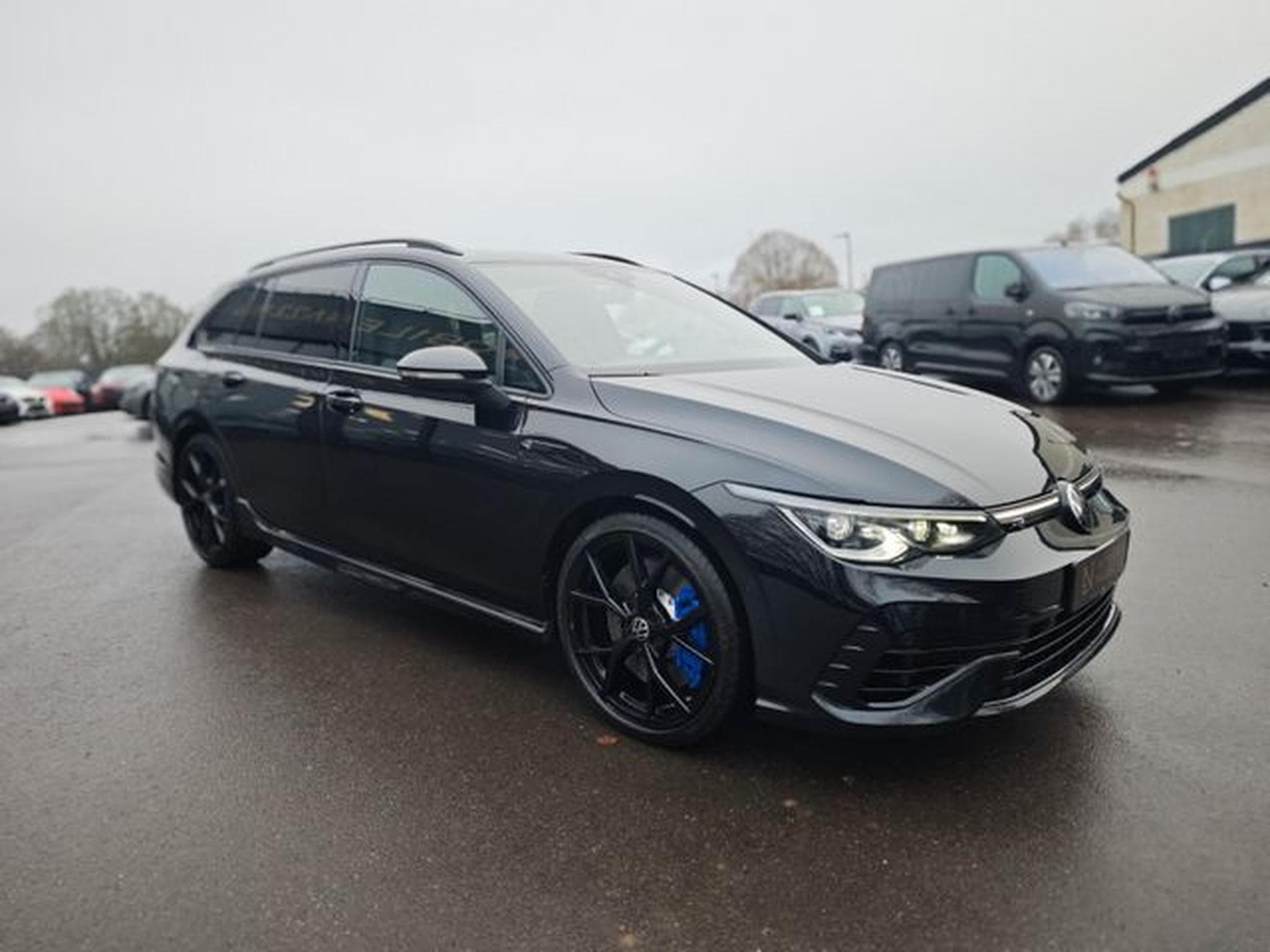 VW Golf Golf VIII R VARIANT 4M*PERFORM*MATRIX*PANO*1.HD* (2023) - Photo 5