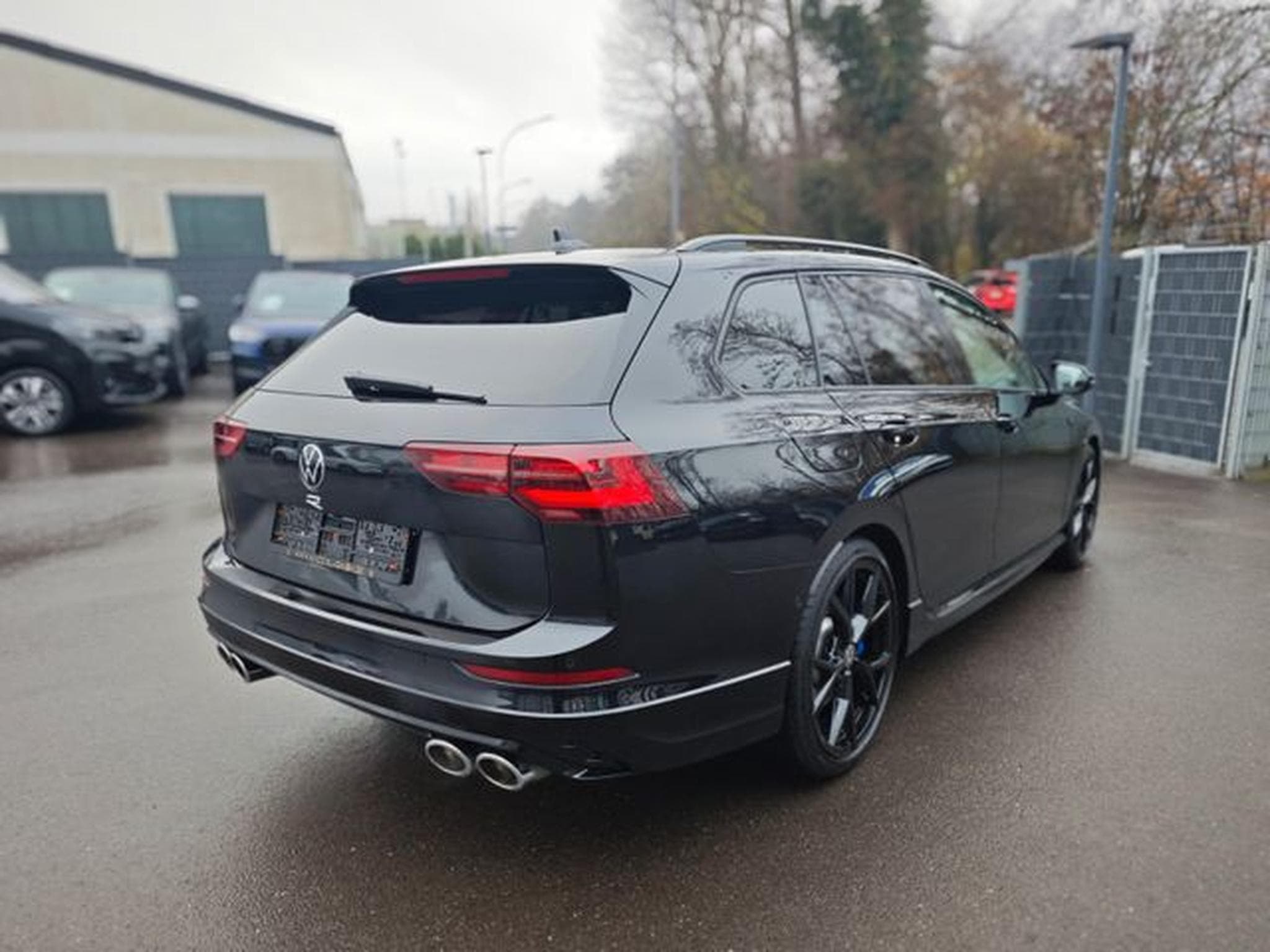 VW Golf Golf VIII R VARIANT 4M*PERFORM*MATRIX*PANO*1.HD* (2023) - Photo 6