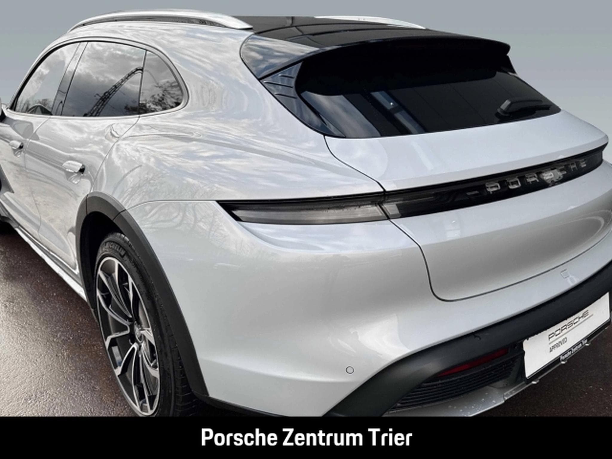 Porsche Taycan Cross Turismo HA-Lenkung InnoDrive LED (2023) - Photo 10