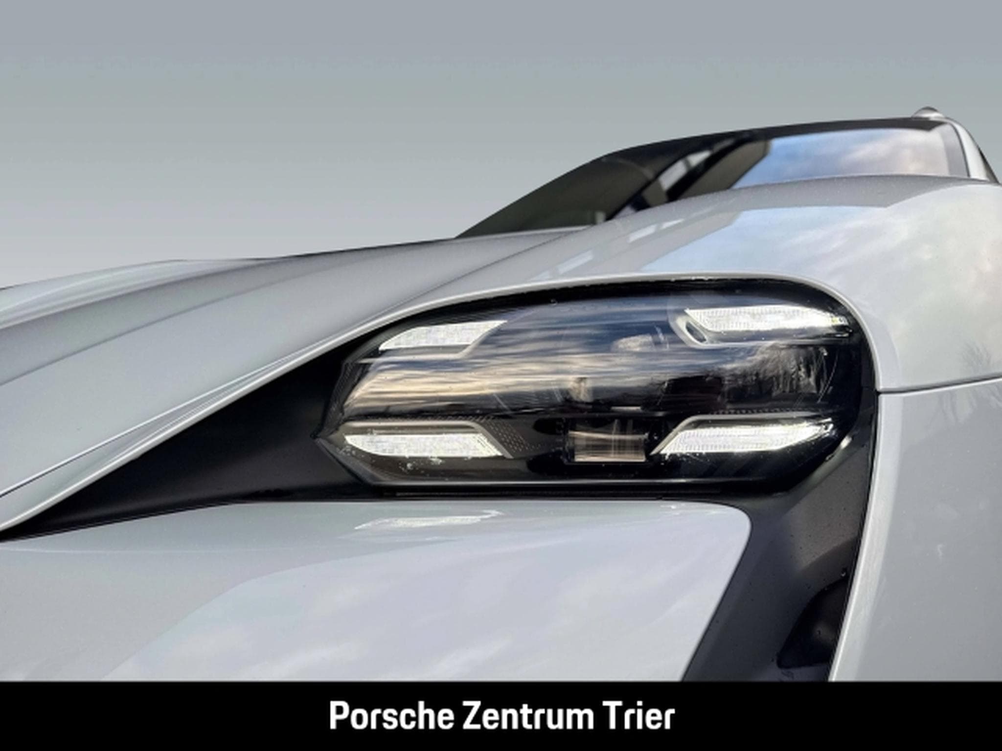 Porsche Taycan Cross Turismo HA-Lenkung InnoDrive LED (2023) - Photo 11