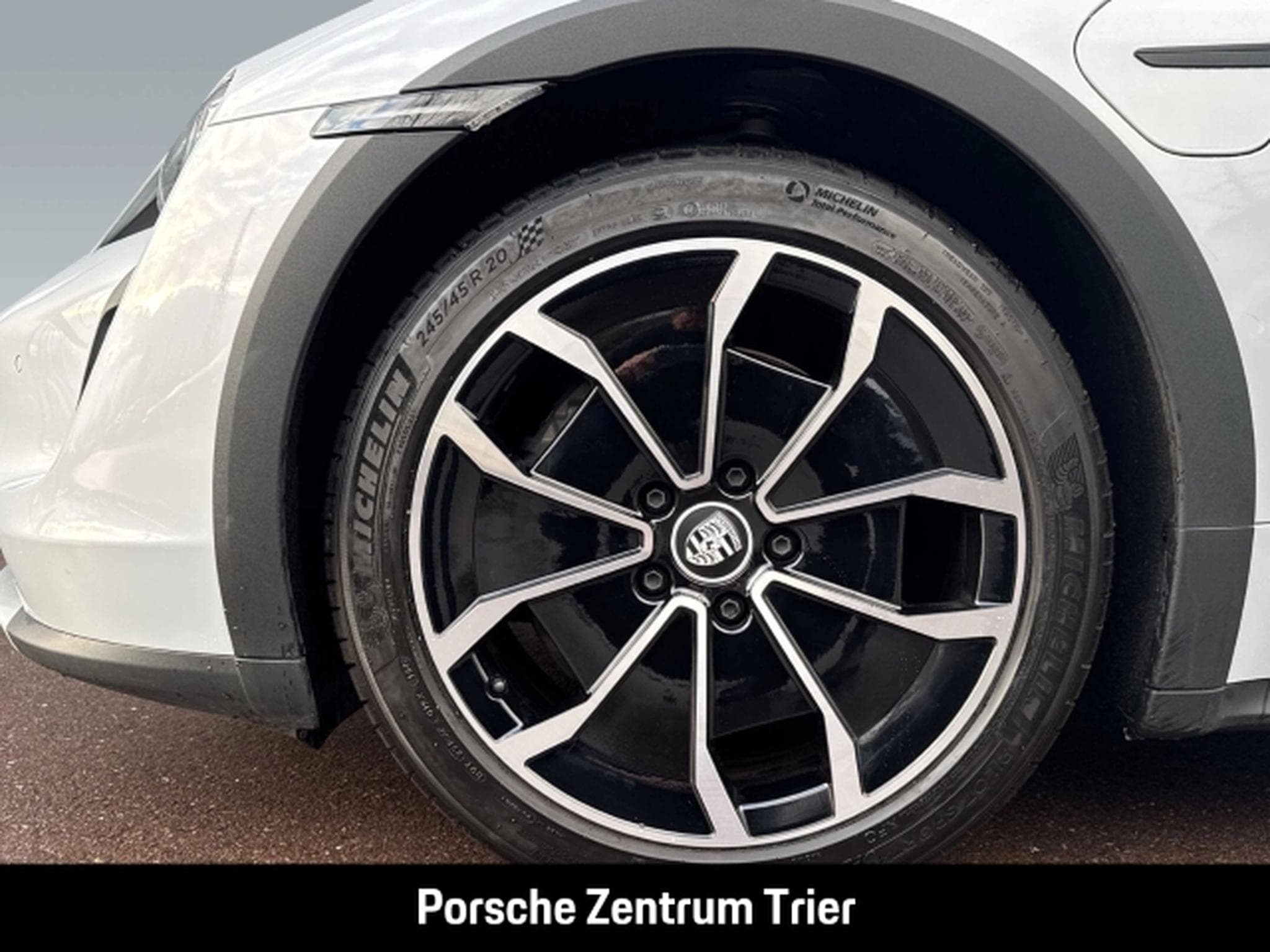 Porsche Taycan Cross Turismo HA-Lenkung InnoDrive LED (2023) - Photo 8