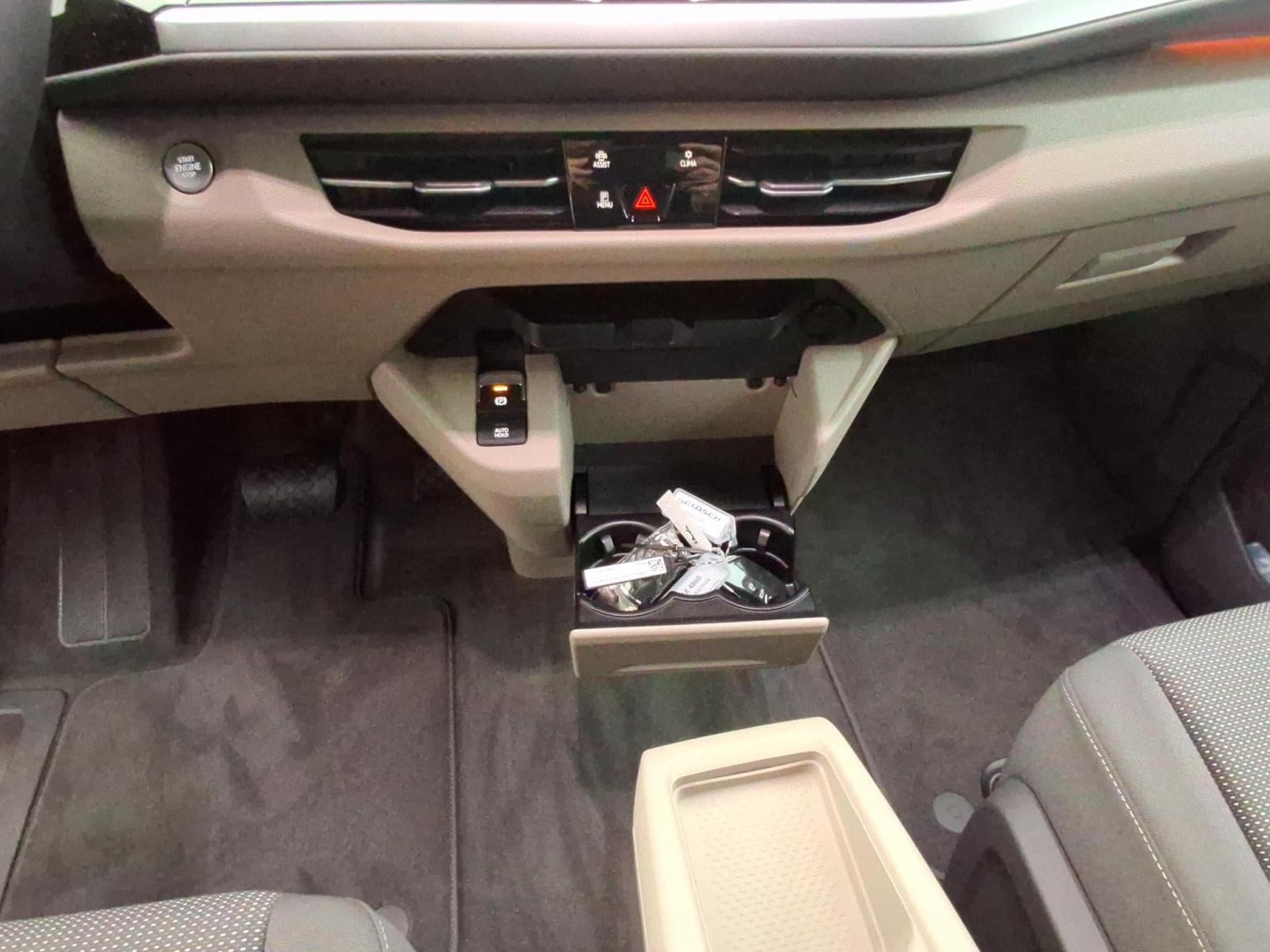 VW T7 Life (2025) - Foto 13