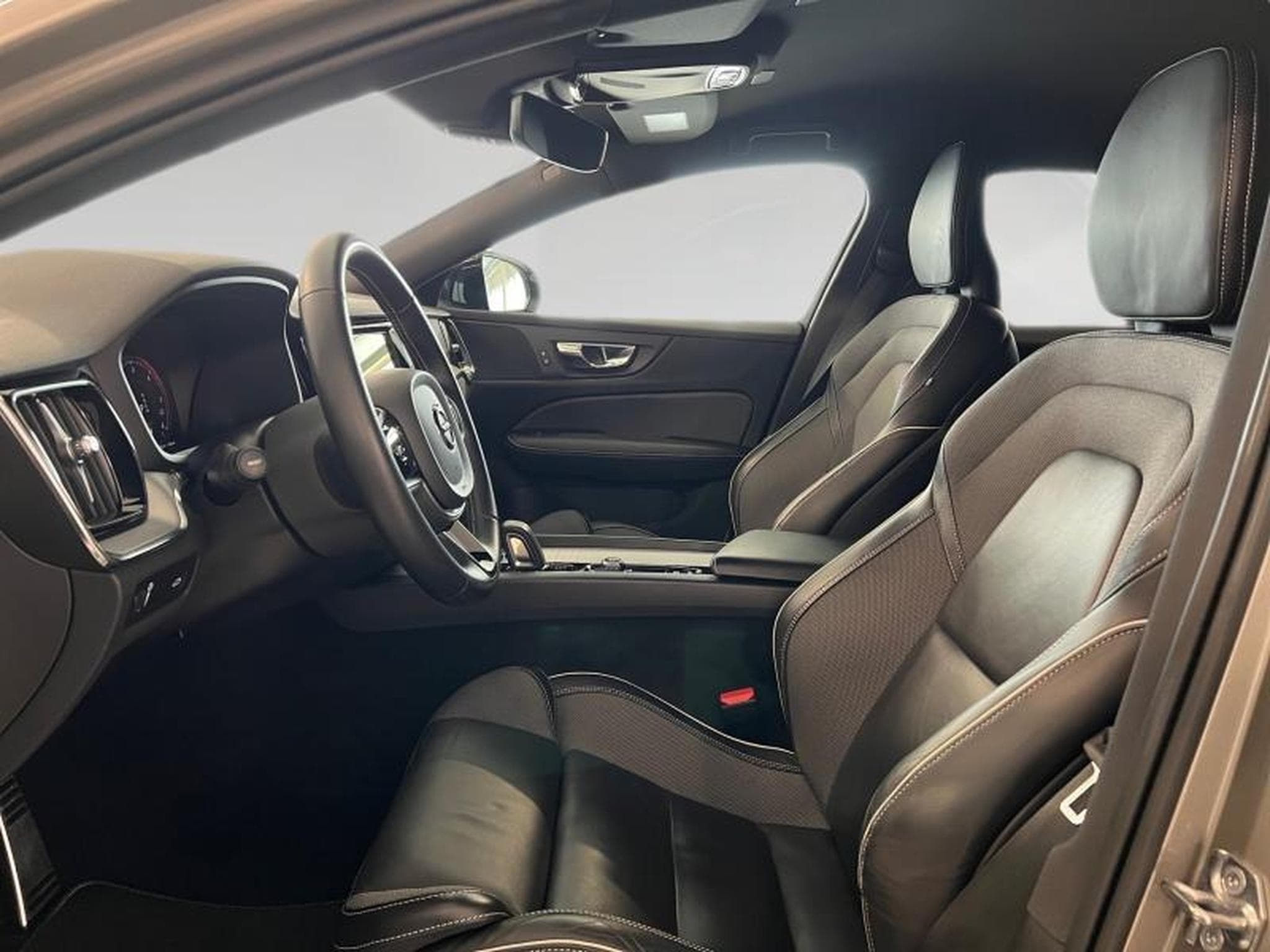 Volvo V60 R-Design (2021) - Foto 10