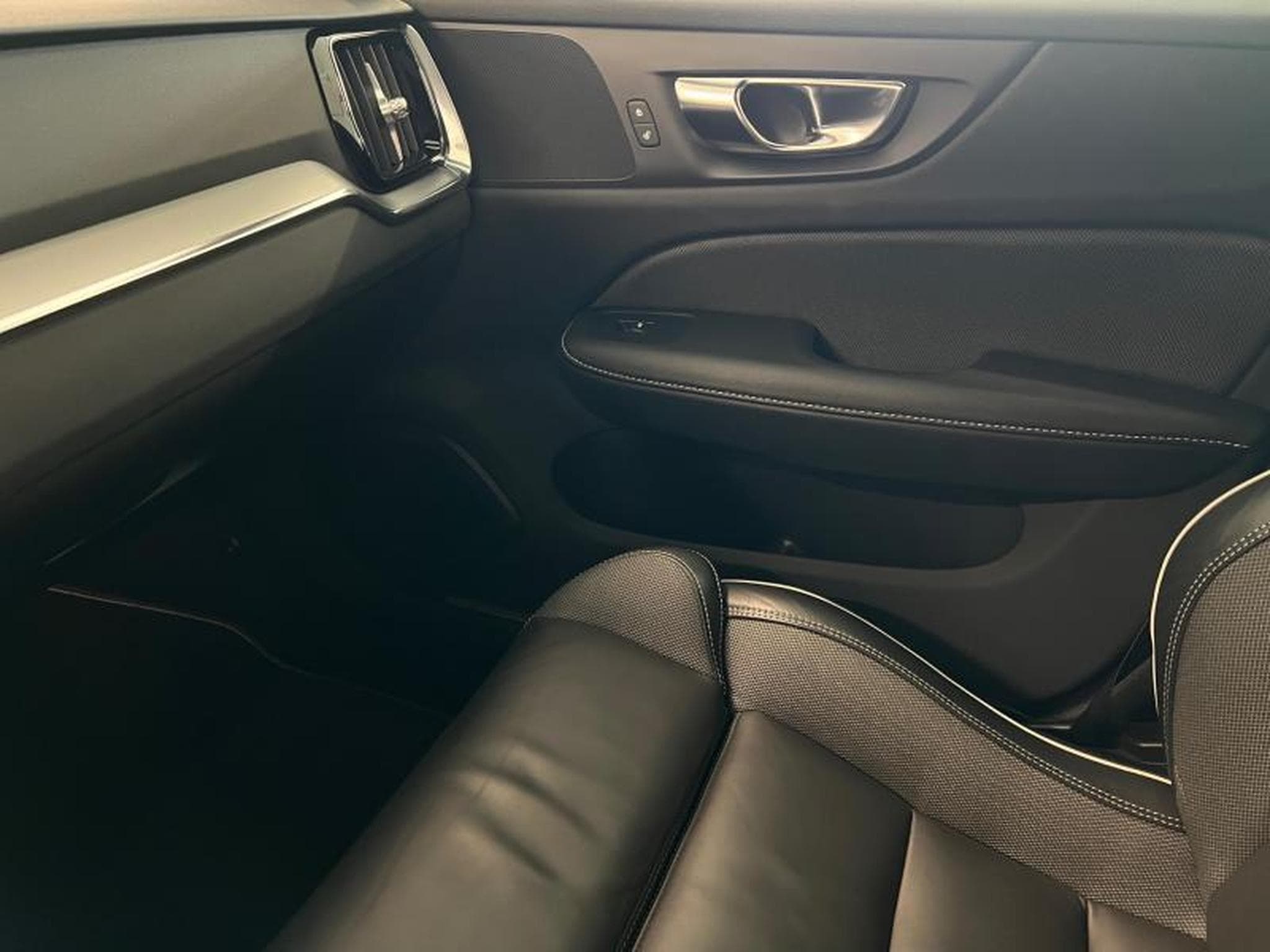 Volvo V60 R-Design (2021) - Foto 12